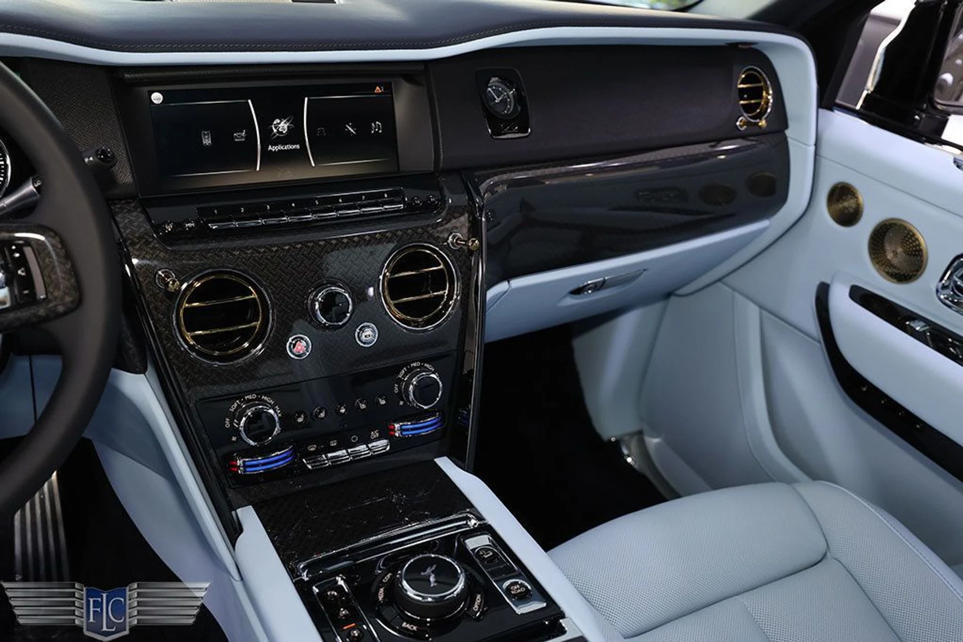 mph026_948671913_used_2023_rolls_royce_cullinan_blackbadgesportutility_6305_22951746_27_1024_2e2831b258