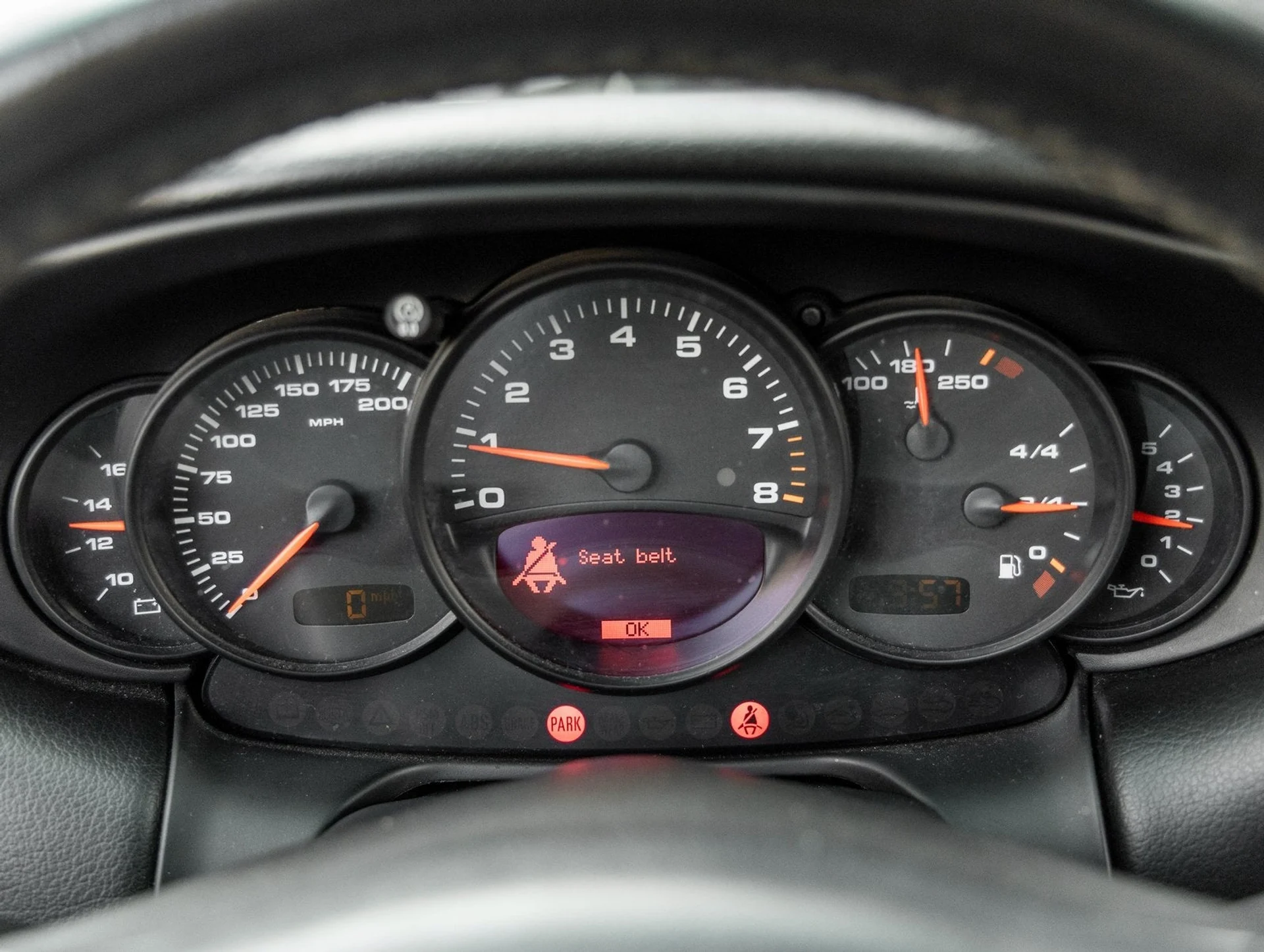 mph026_952351118_27_6632fab8f6