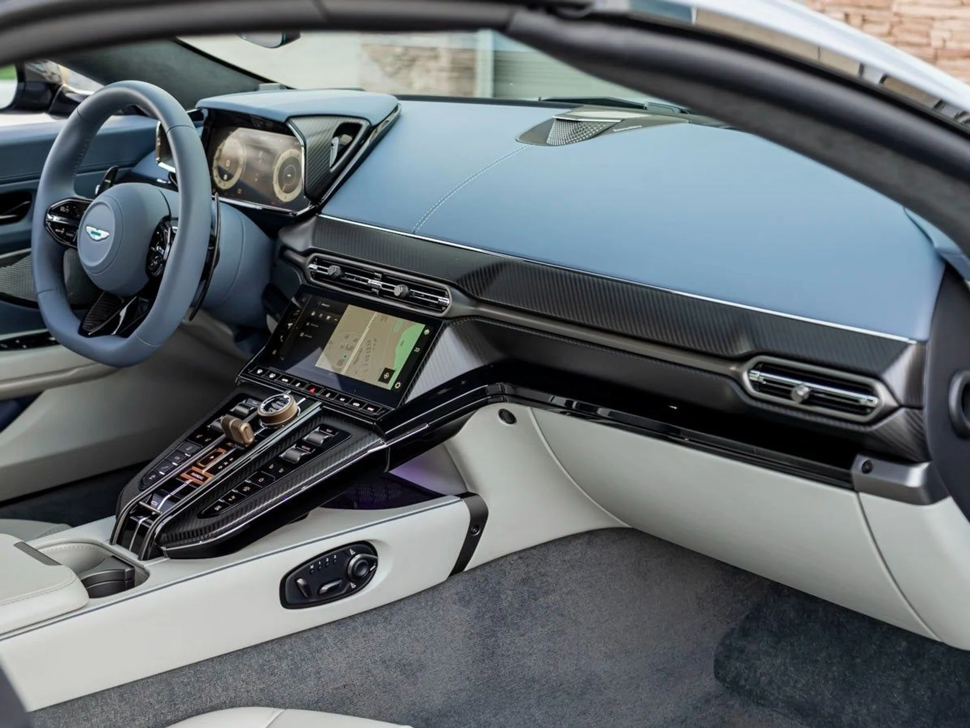 mph026_952775453_27_8c86c35367