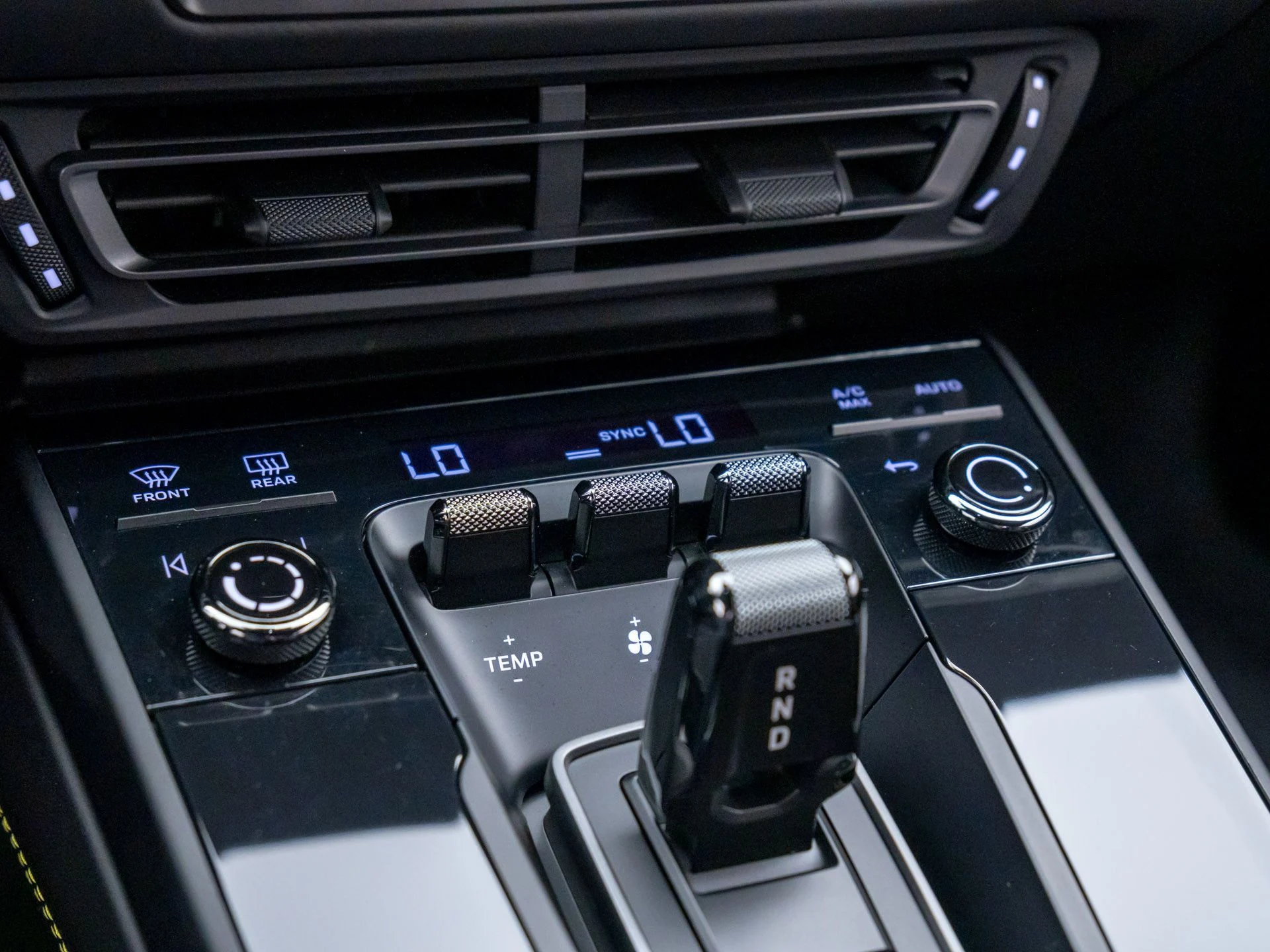 mph026_957903618_3fbdbe3fa3efce4fbe902269073884bax_bcbb93bb72