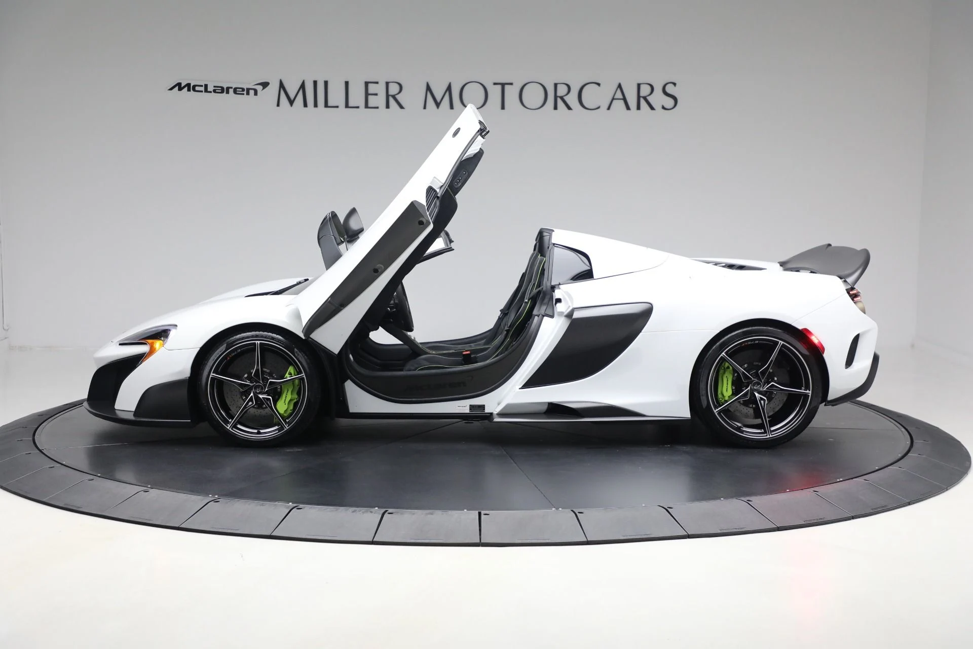 mph026_958488002_Used_2016_Mc_Laren_675_LT_Spider_df646792c0
