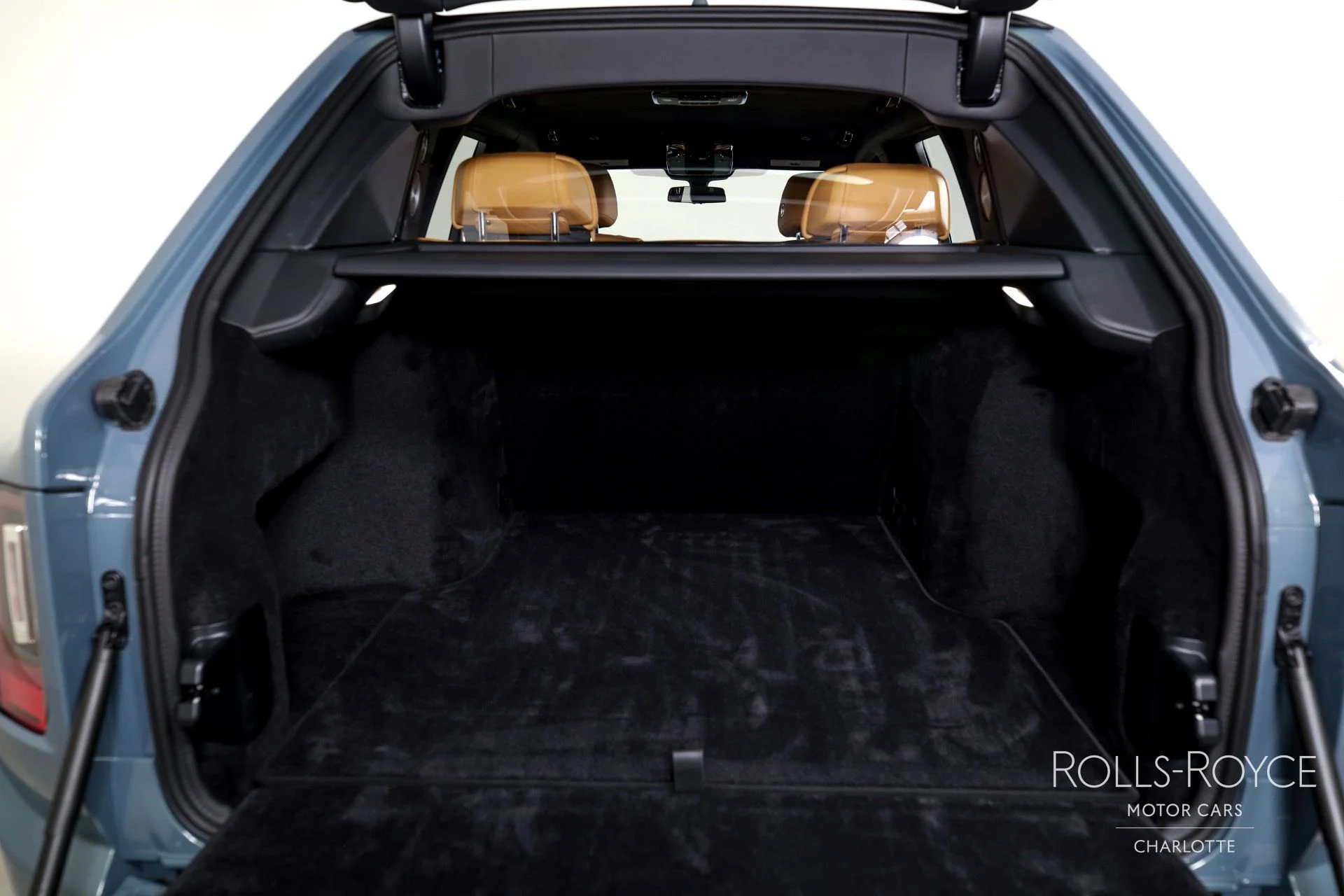 mph026_962426435_Used_2025_Rolls_Royce_Cullinan_1759510735_83d4a529d8