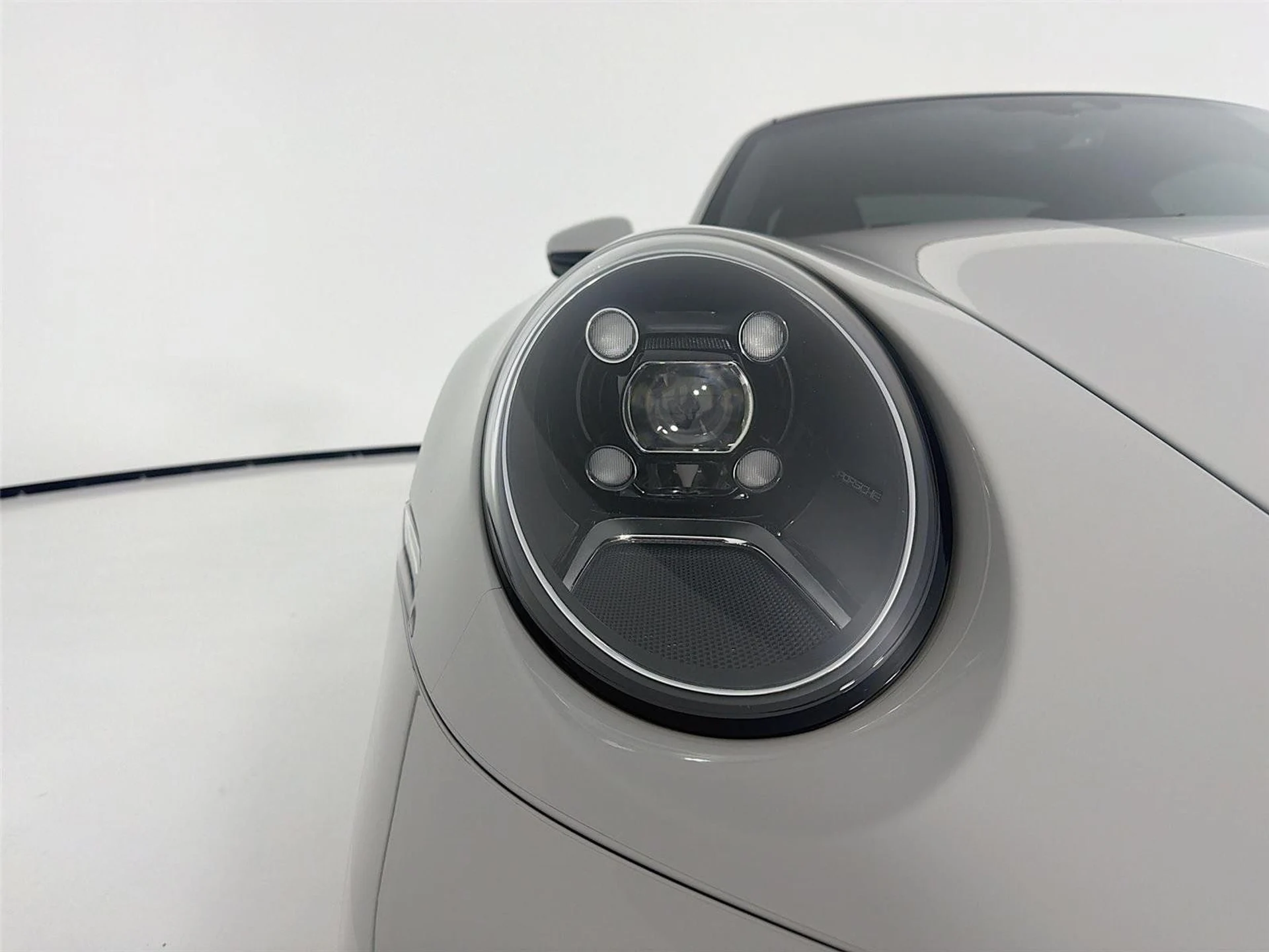 mph026_972067013_ec8216f359fdb9b6a81cb77a3c6e623a_9aad18a561