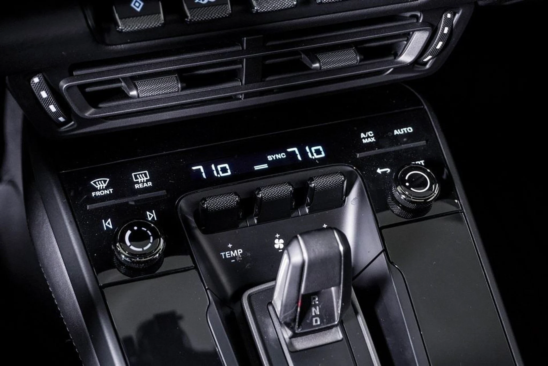 mph026_975557602_71f070f0df0a2448323bccf90ad6aa46x_22284b075a