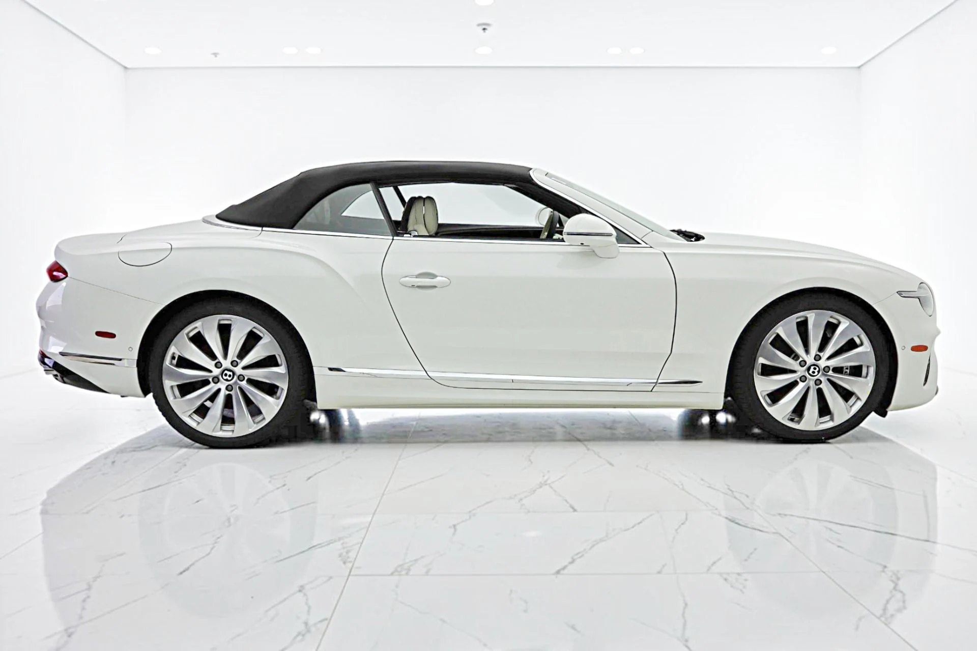 mph026_97712815_New_2026_Bentley_Continental_GTC_0b641ba8b4