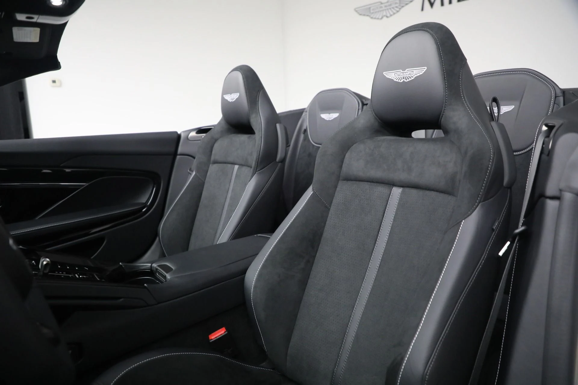 mph026_983413967_New_2026_Aston_Martin_DB_12_Volante_584c6a724f