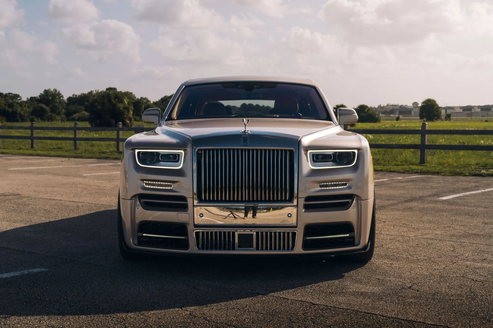 mph026_991025454_Used_2019_Rolls_Royce_Phantom_FULL_MANSORY_BUILD_525600_MSRP_White_Sands_Paint_w_Starlight_Warranty_1753731338_e63faab9d8