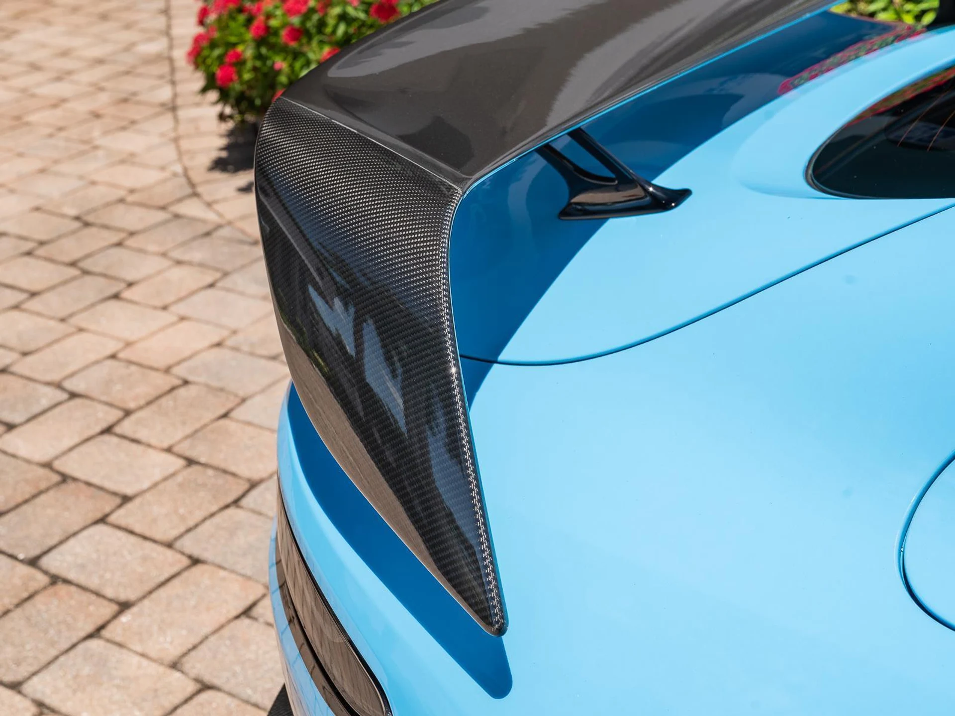mph026_99168022_Used_2023_Aston_Martin_Vantage_V12_1780952617_9fc1819a4e