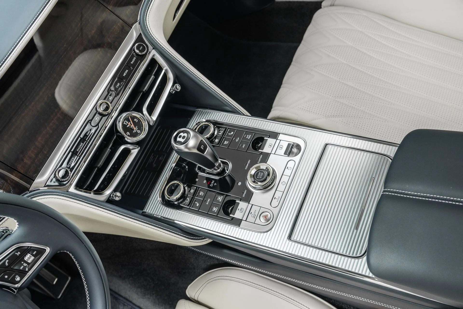 mph026_995315361_Used_2026_Bentley_Flying_Spur_Azure_Bang_and_Olufsen_Audio_Mulliner_Driving_Specification_1778702450_d11052e783