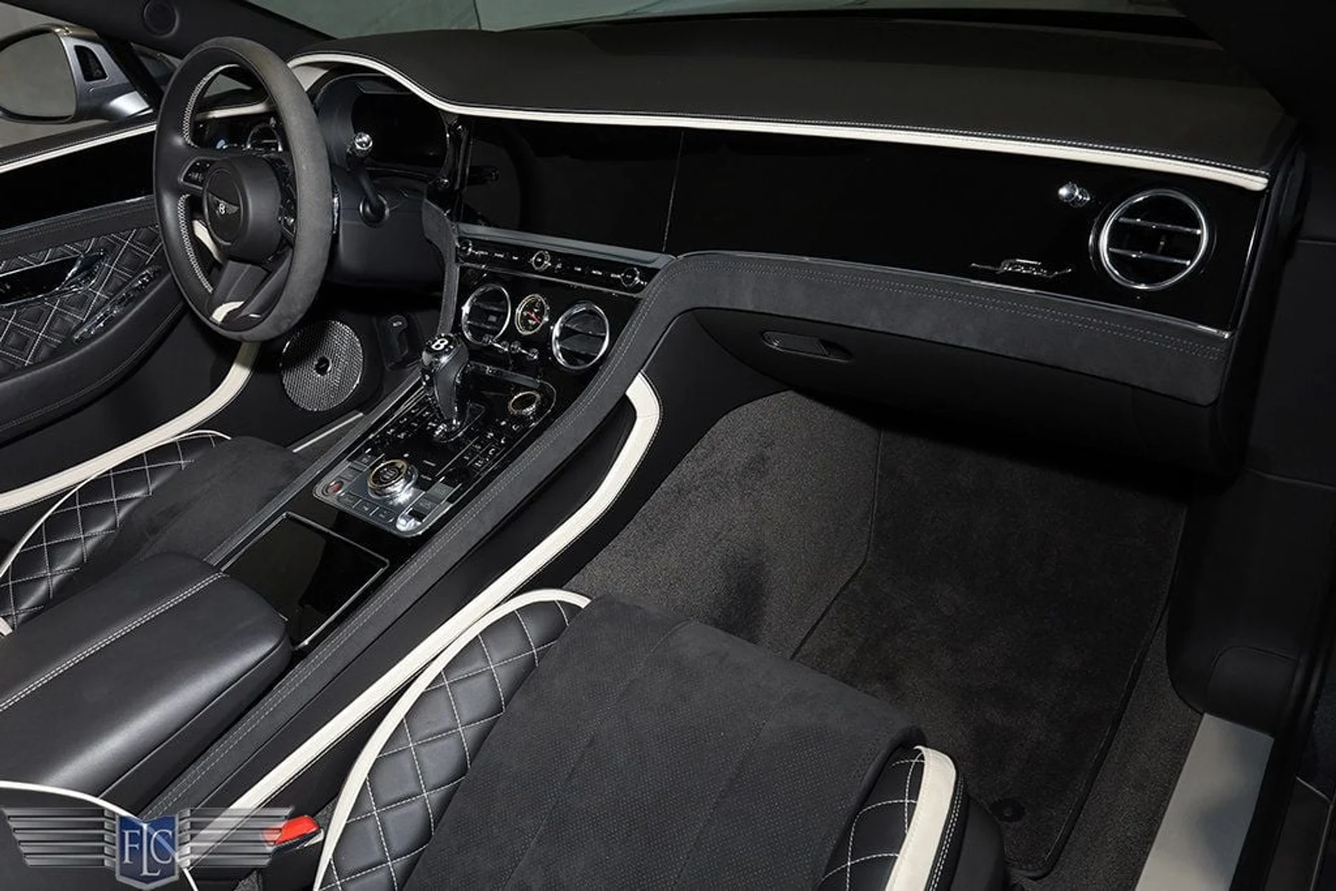 mph026_997292240_used_2022_bentley_continental_gtcspeedconvertible_9689_22880687_27_1024_e9dc73bf31