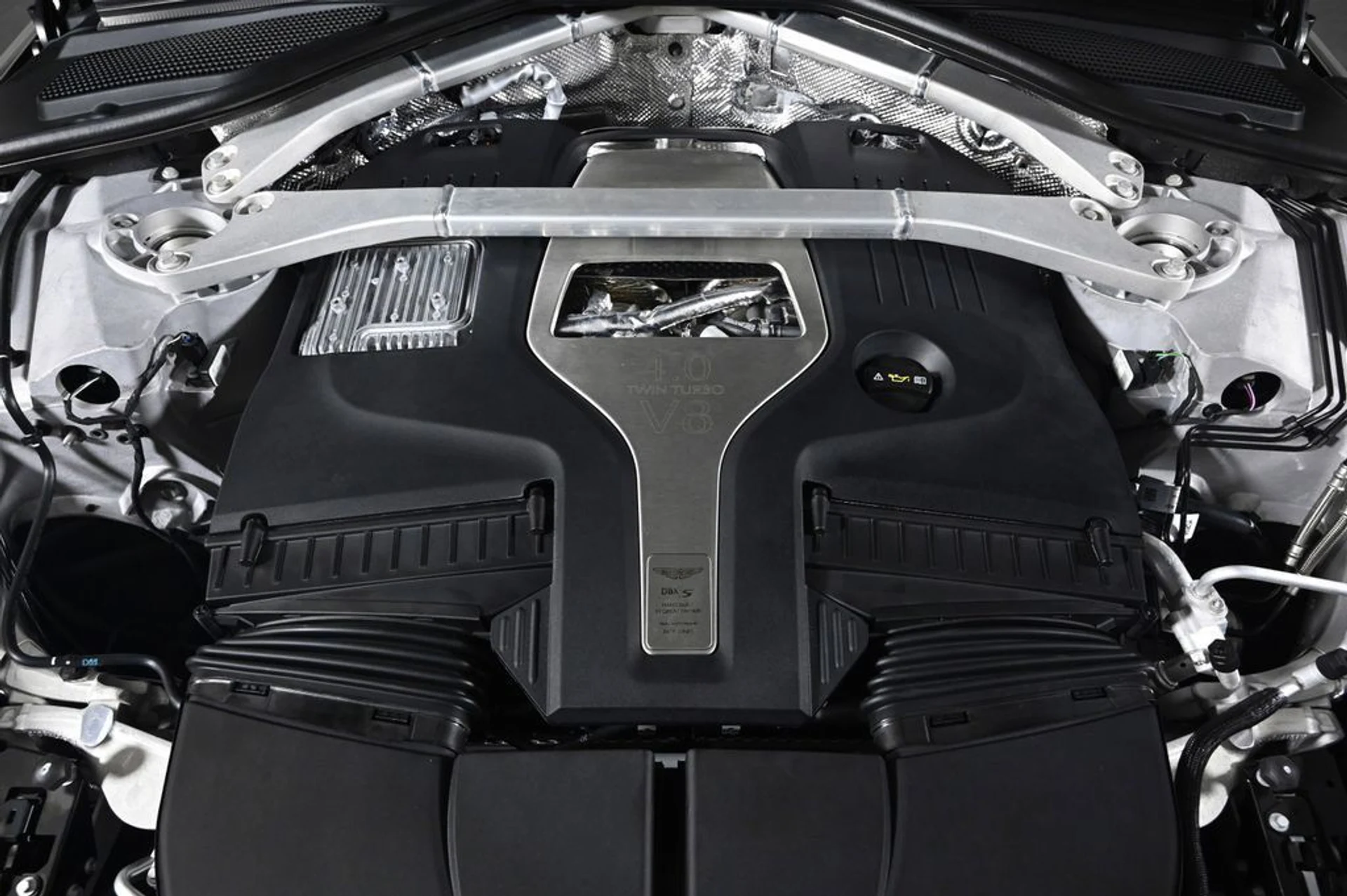 mph027_1007904898_new_2026_aston_martin_dbx_sawd_11350_23029728_28_1024_c65fa97ff0