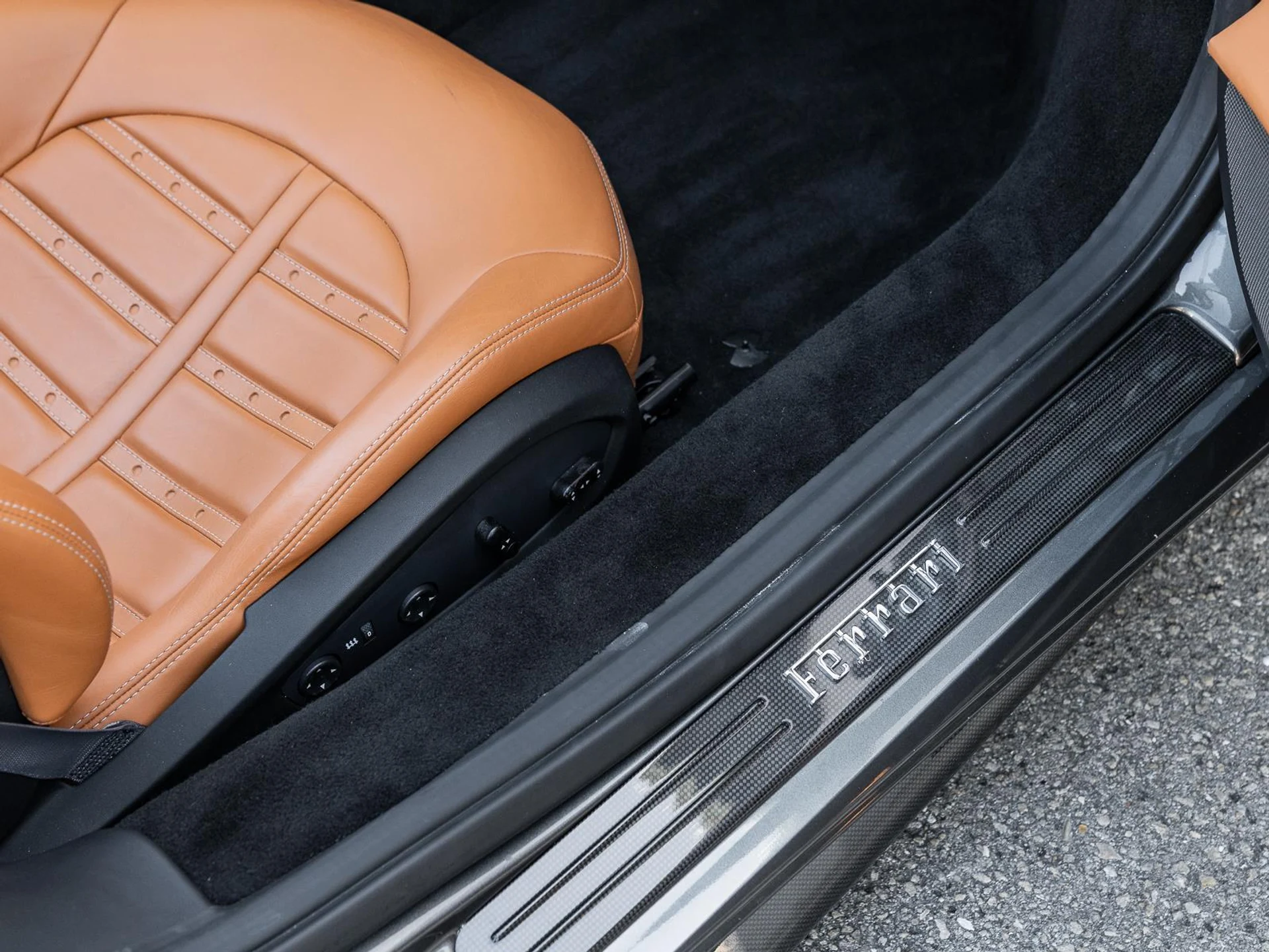 mph027_1009108814_Used_2018_Ferrari_488_Spider_Convertible_1771927250_7b4832885c