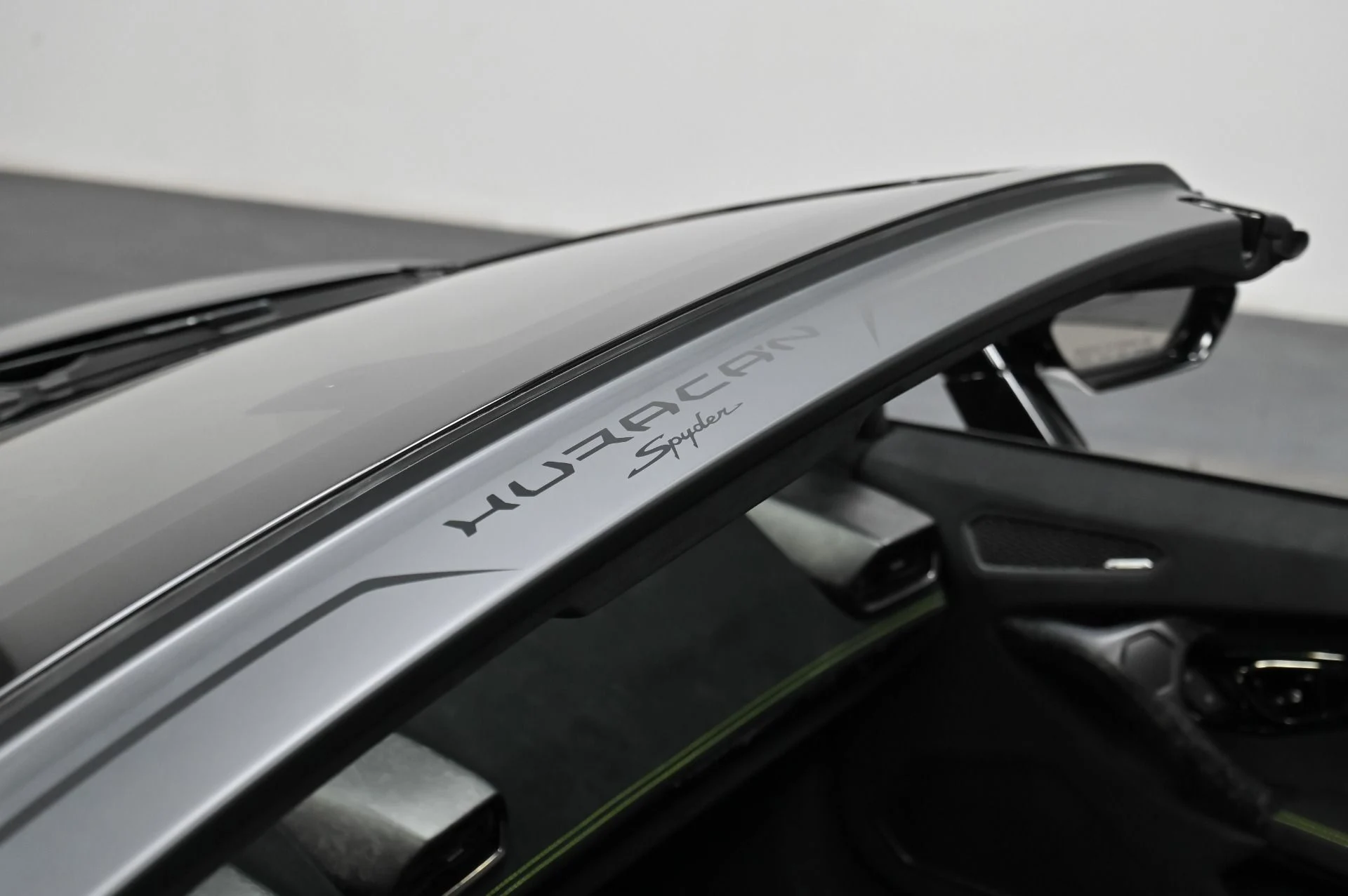 mph027_1013133412_Used_2019_Lamborghini_Huracan_Performante_1756916743_cf8436d9d7