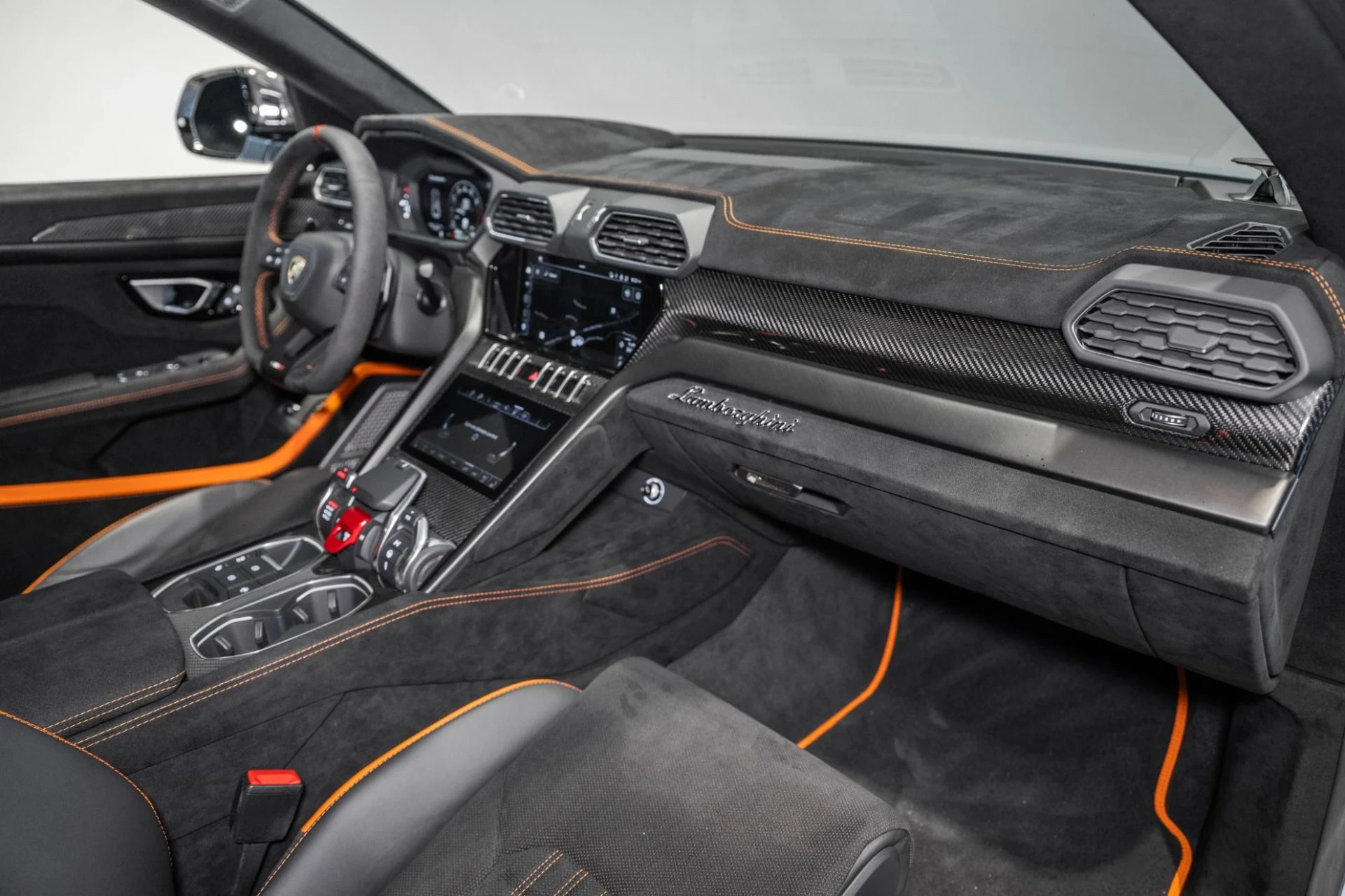 mph027_1019214360_Used_2024_Lamborghini_Urus_Performante_1773069875_96333489b6