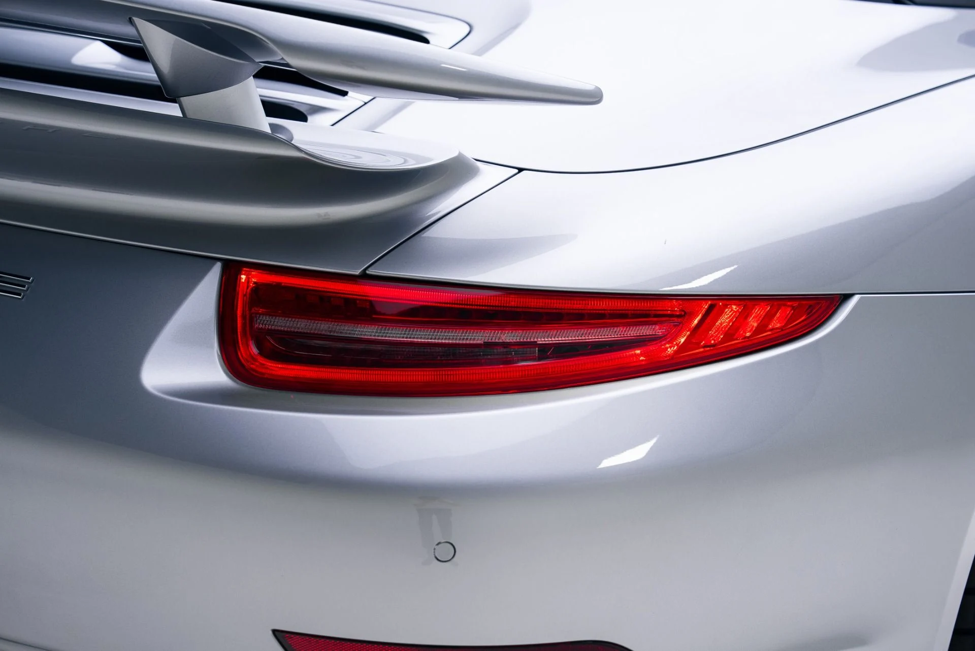 mph027_1028970883_Used_2016_Porsche_911_Turbo_S_1764978291_898ceb83e6