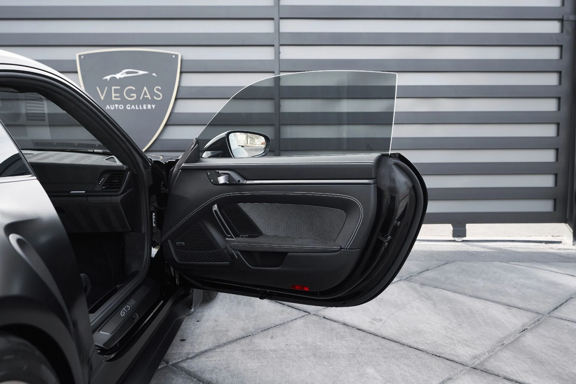 mph027_1035576590_Used_2025_Porsche_911_GT_3_RS_1762914458_0b9efc1f56