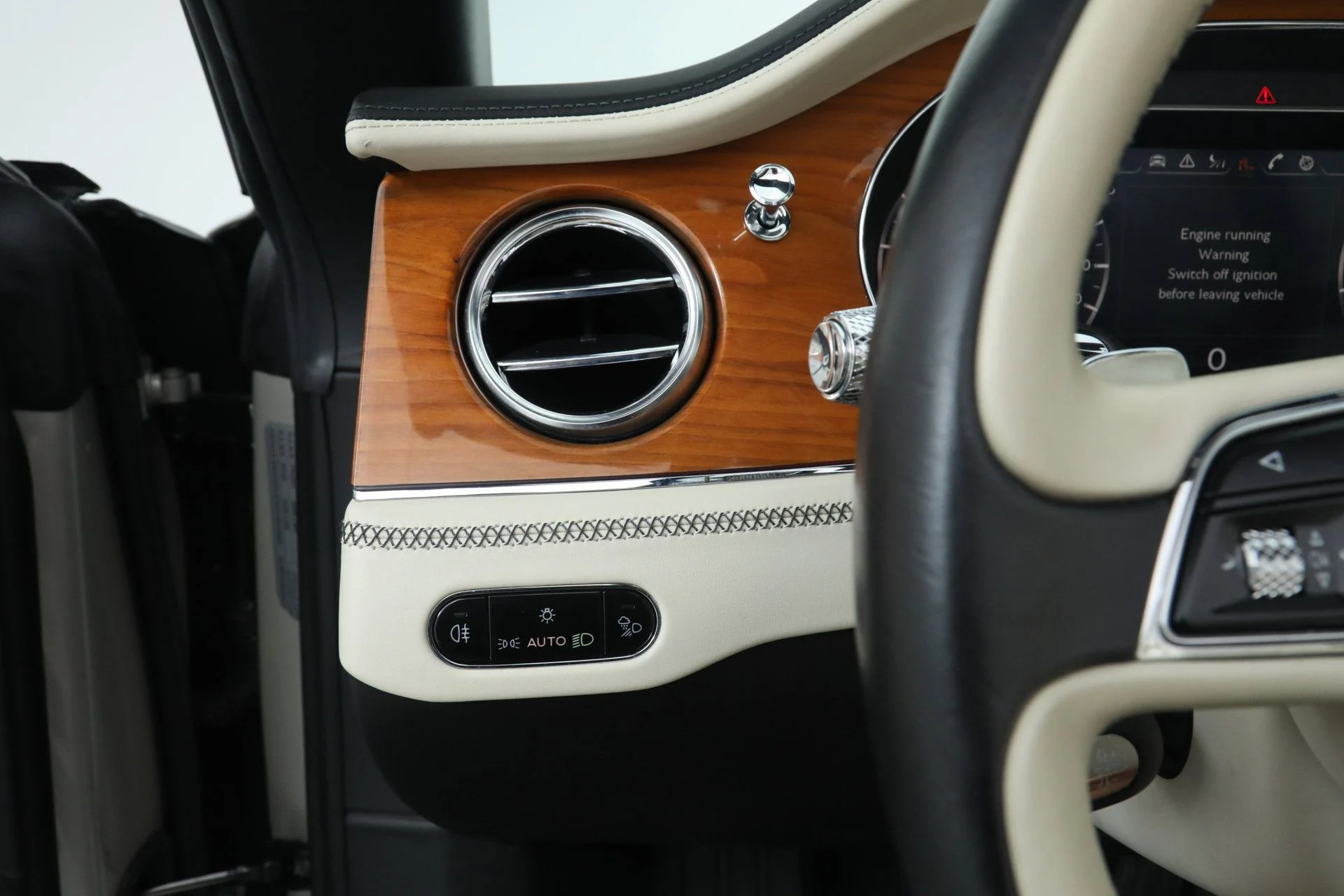 mph027_1038789419_cfadeb8679400e2a4de27eb31de34750_d1420b9aca