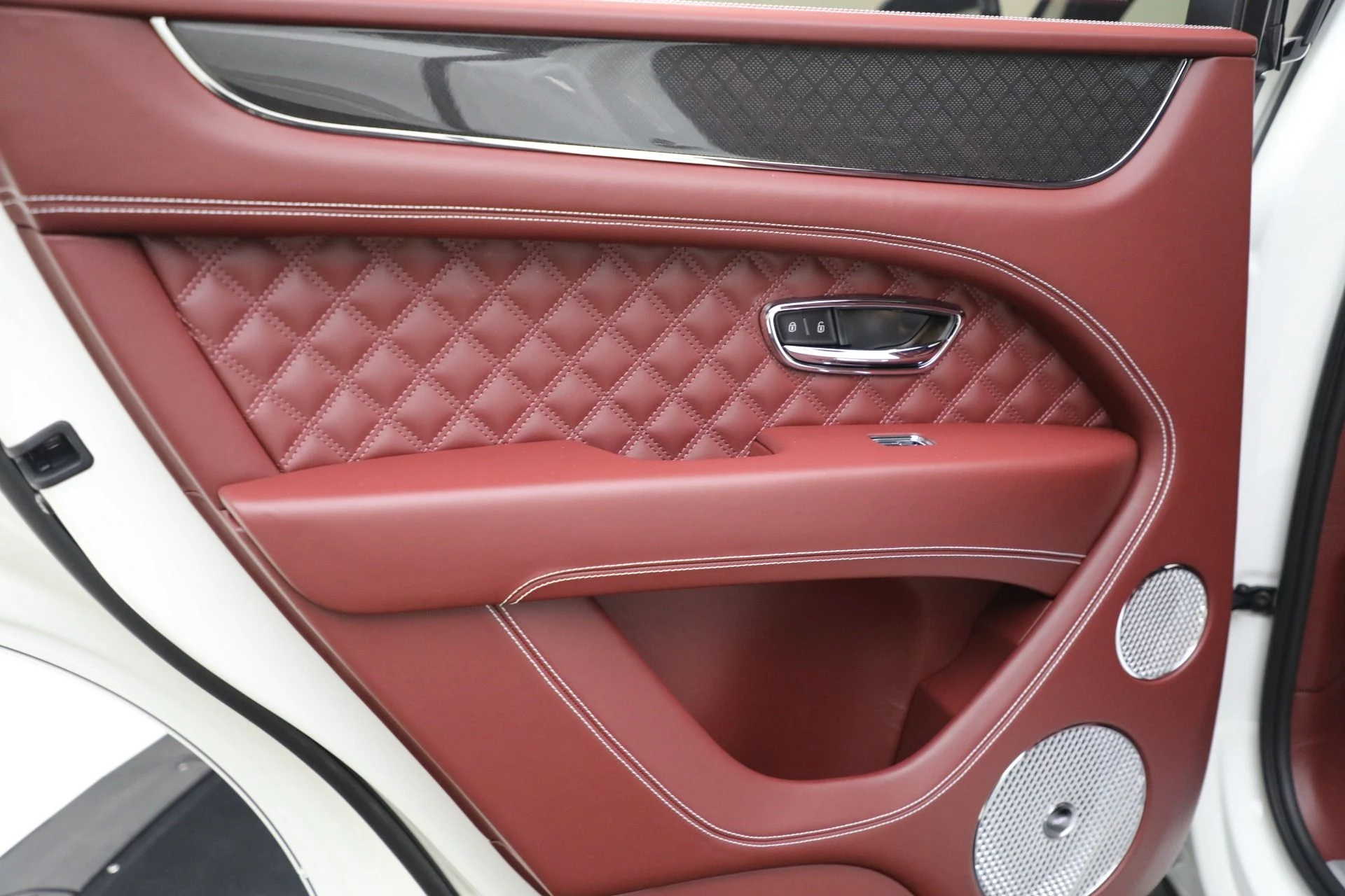 mph027_1039980084_Used_2025_Bentley_Bentayga_S_Black_Edition_bfa1178915