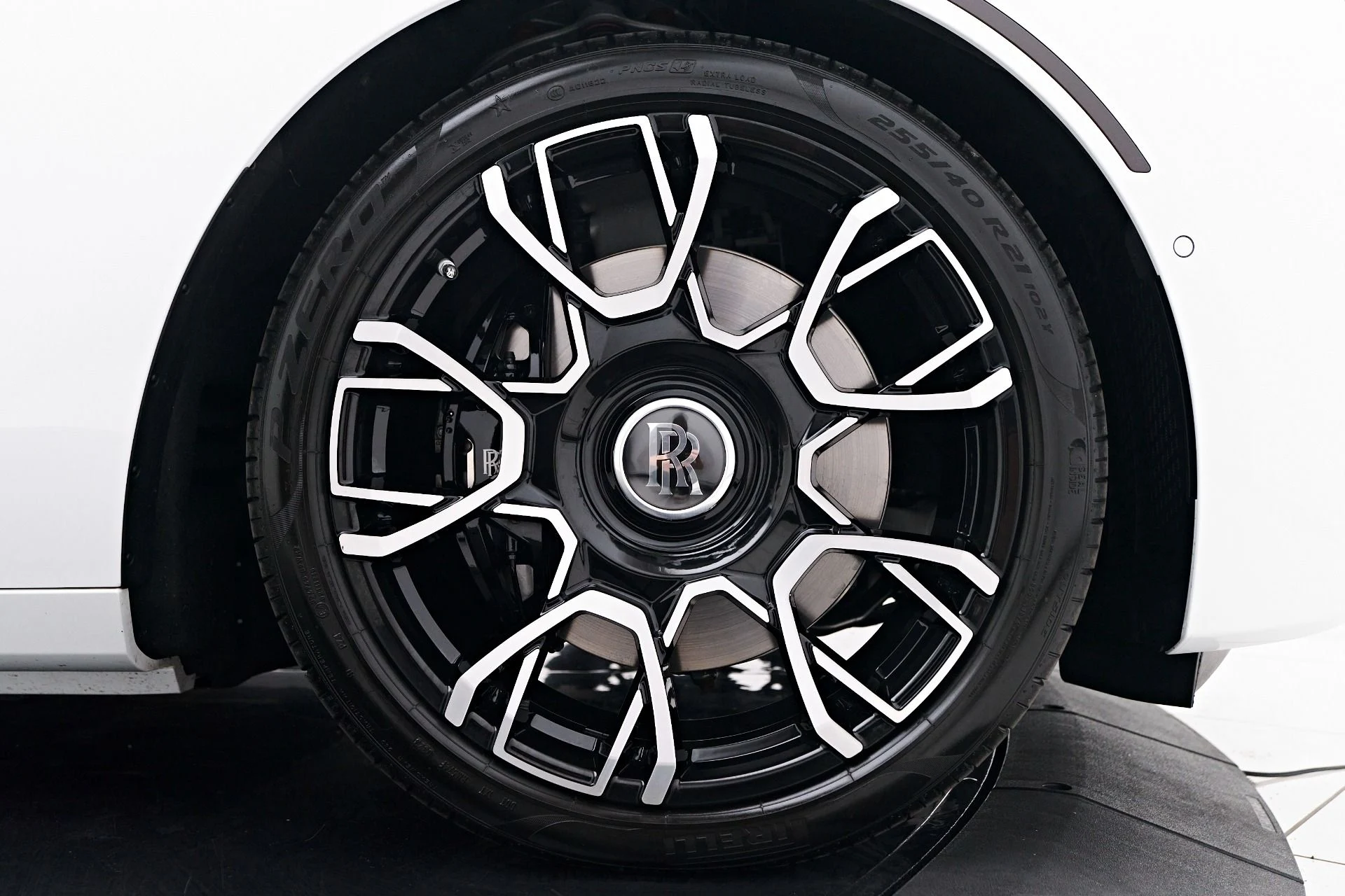 mph027_1052300134_Used_2024_Rolls_Royce_Ghost_Base_1757190827_c881408420