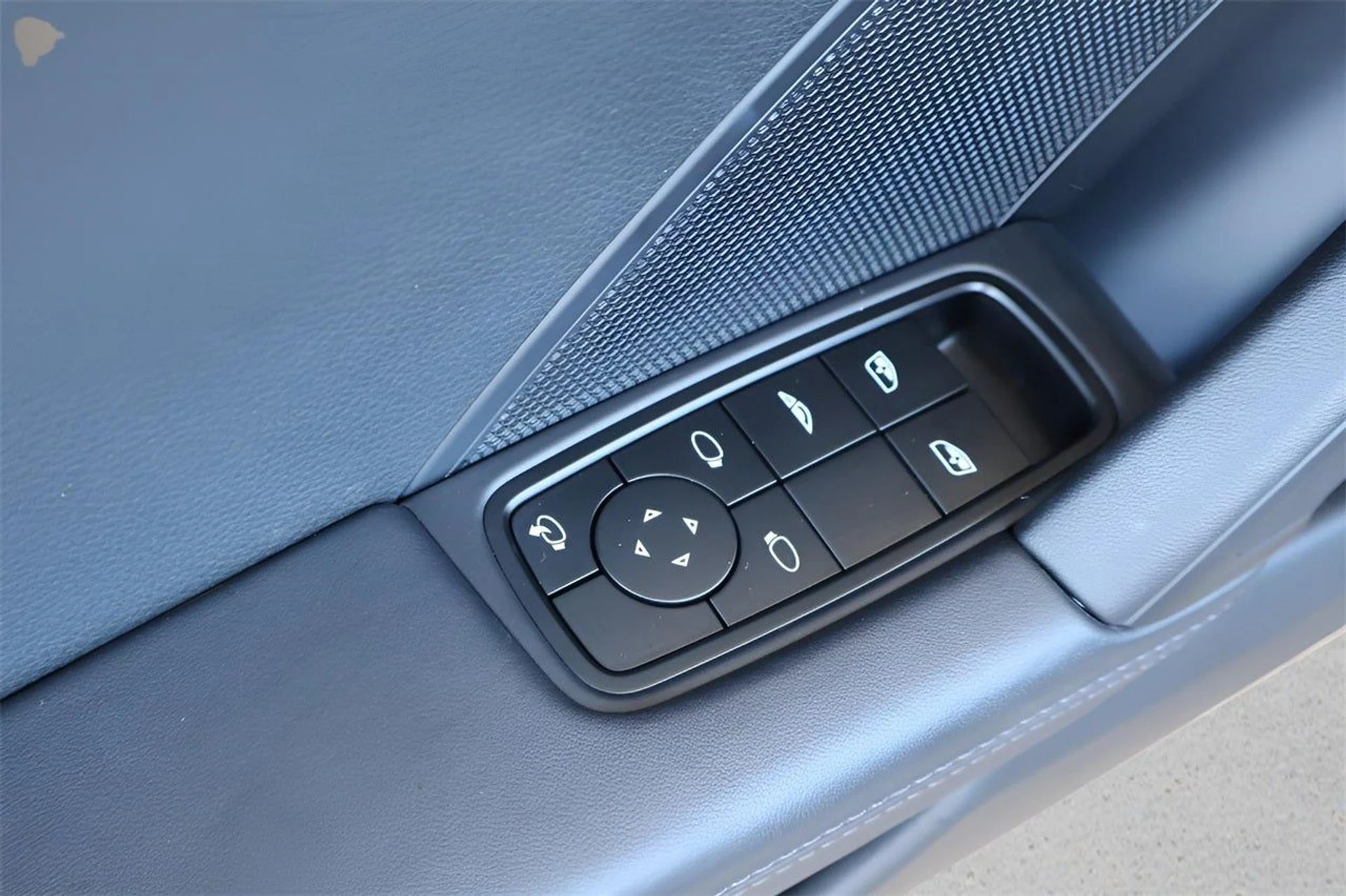 mph027_1052490622_28_386ef4f585