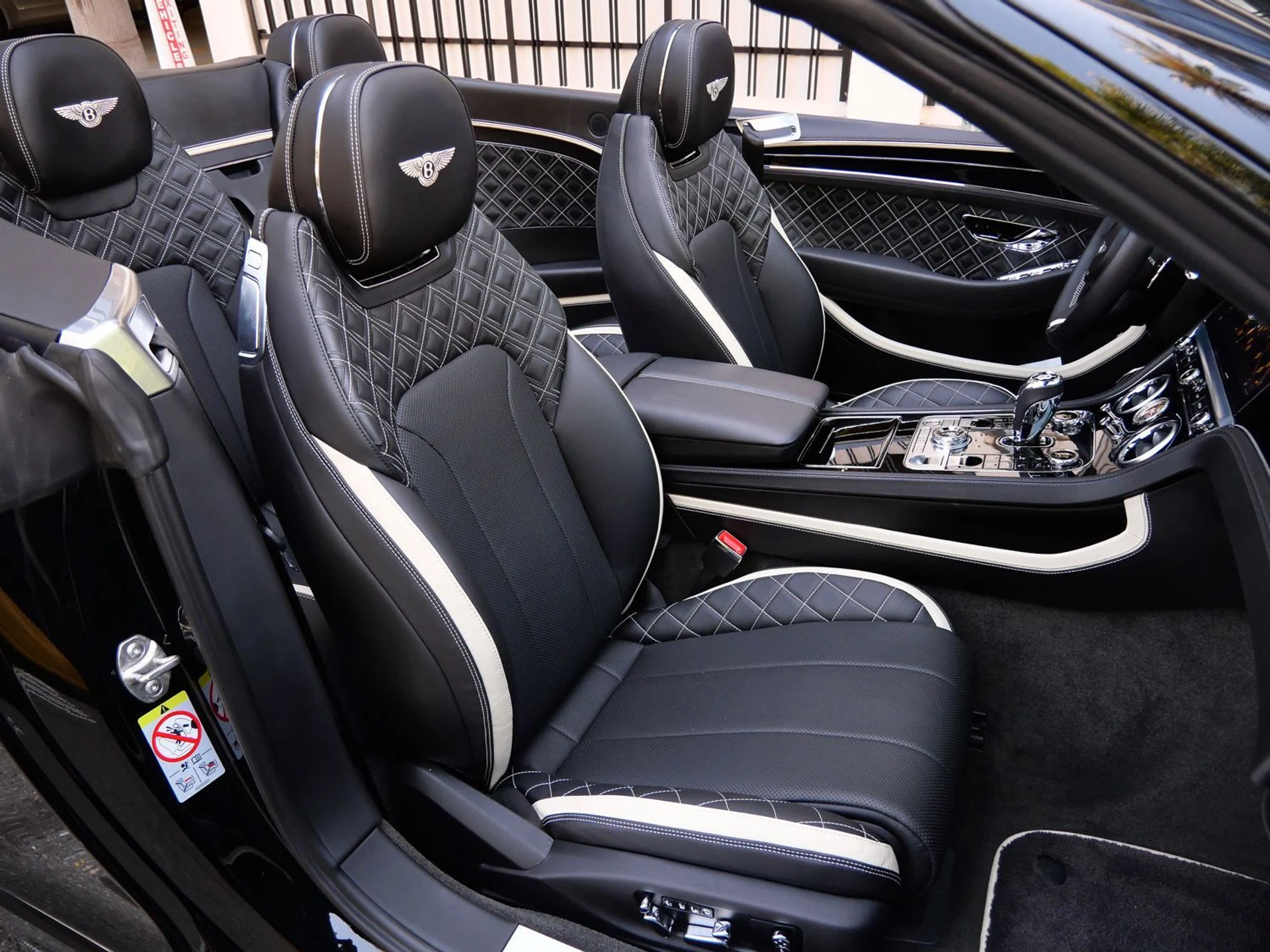 mph027_1053901759_deae016bac7455285ca6363fbed2e601x_592aa1fdad