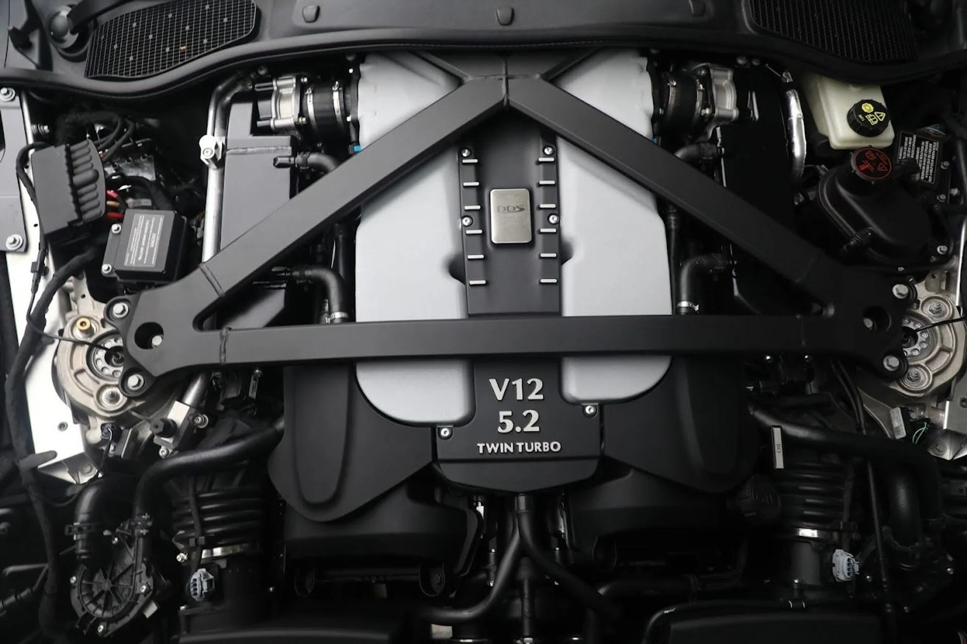 mph027_1057283349_Used_2019_Aston_Martin_DBS_Superleggera_1688394544_66f58db6d5