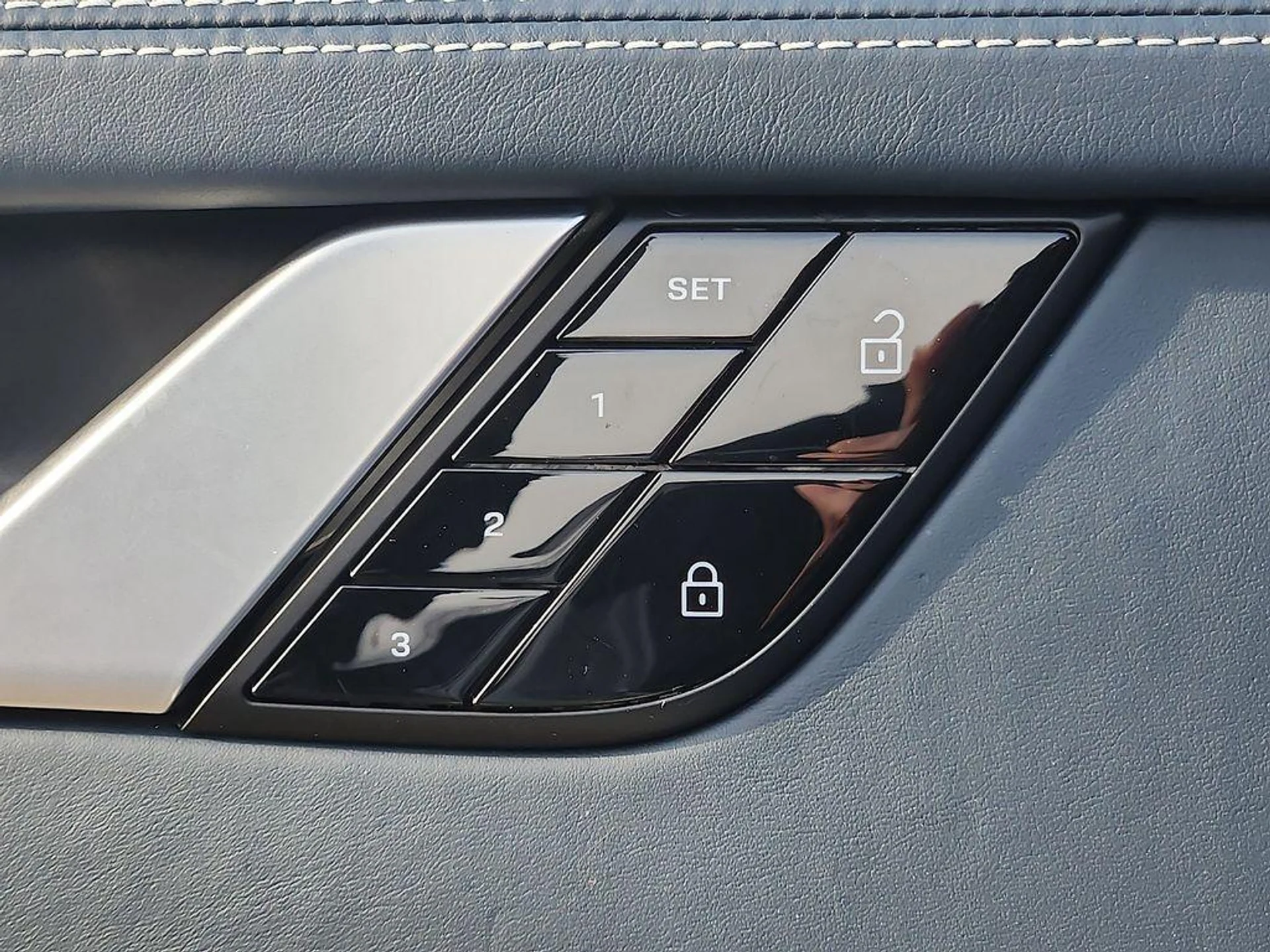 mph027_1061347401_FYW_4r_H3_Ku0_vp_X0_U_Bpinq_Ba1b_o_7006ee4cbc