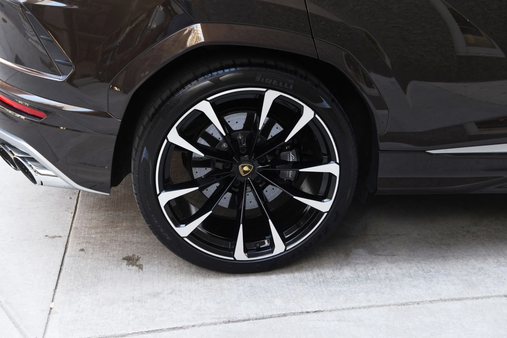 mph027_1064389843_Used_2021_Lamborghini_Urus_1748030633_5b9a30709b