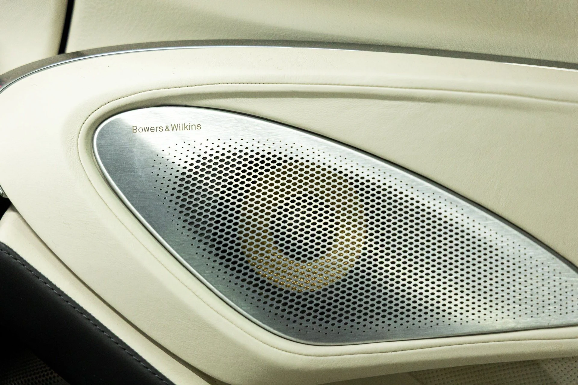 mph027_1066170790_c0909f2cd9926e5eb0a2e2256ad0213fx_5a5b07a7c5