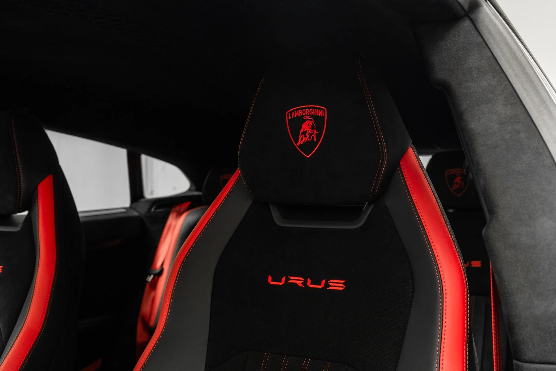 mph027_1068245088_Used_2024_Lamborghini_Urus_Performante_657_Hp_ADAS_package_Carbon_Fiber_Trim_1768936745_491f4669e6