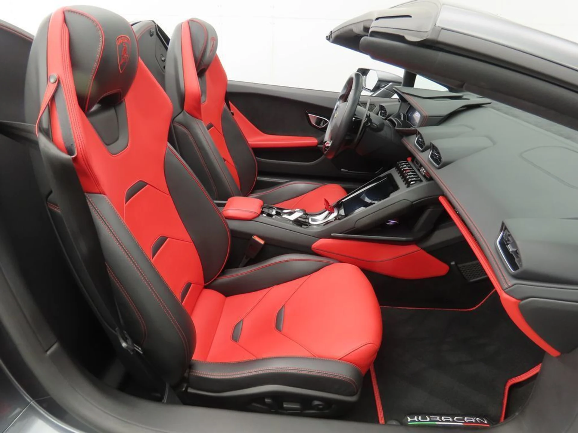 mph027_1069596497_used_2023_lamborghini_huracan_evo_spyderrwd_8868_22863850_28_1024_e501d80f83