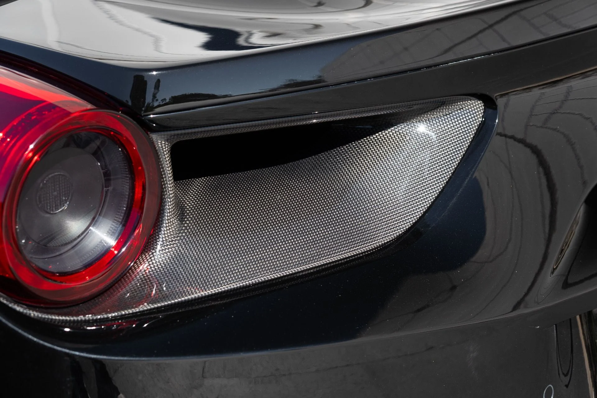 mph027_1075900159_Used_2017_Ferrari_488_Spider_1771888975_53836db665