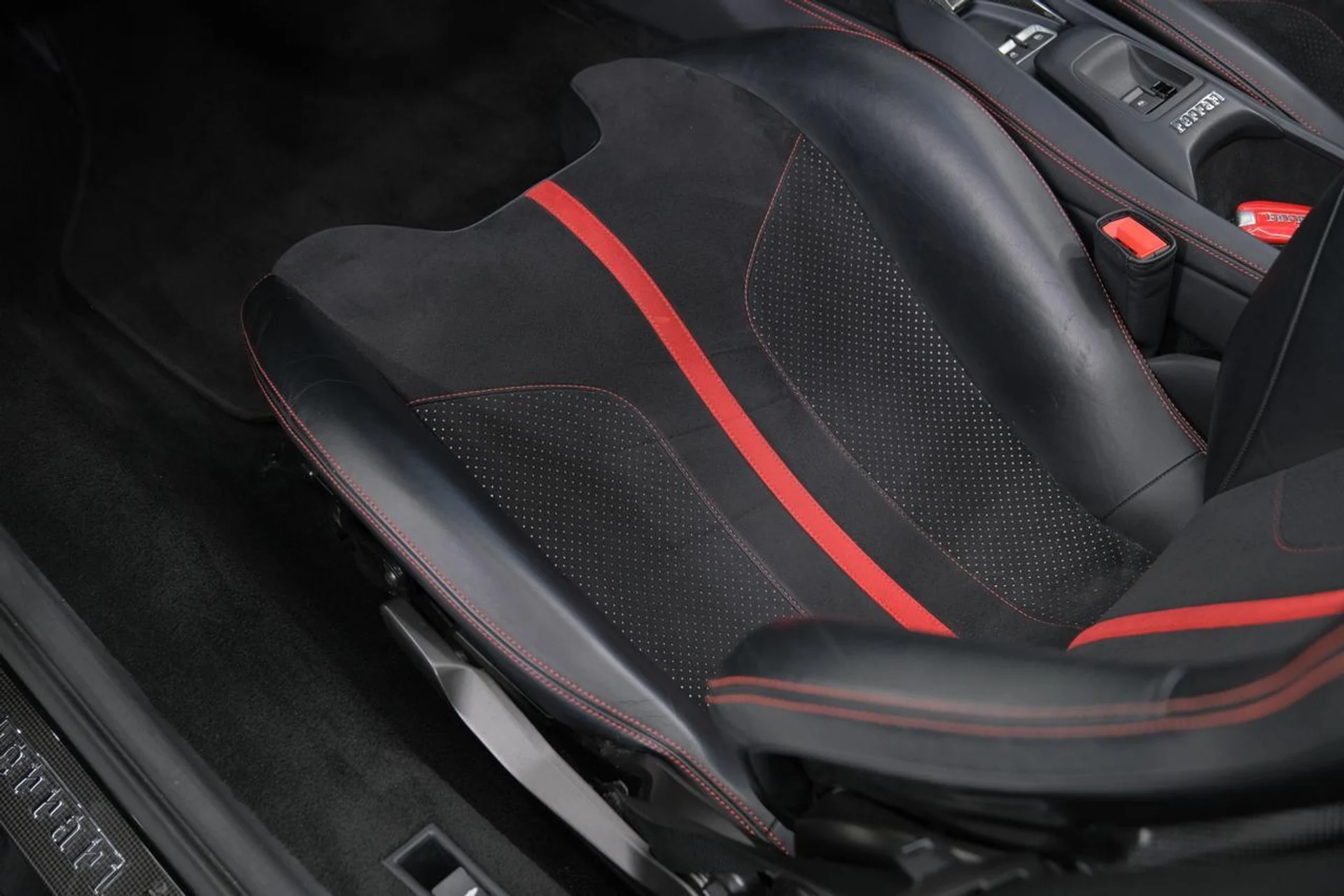 mph027_1081562052_82a95cea983d750f8955e17b8b887f71_8aa8aa38a9