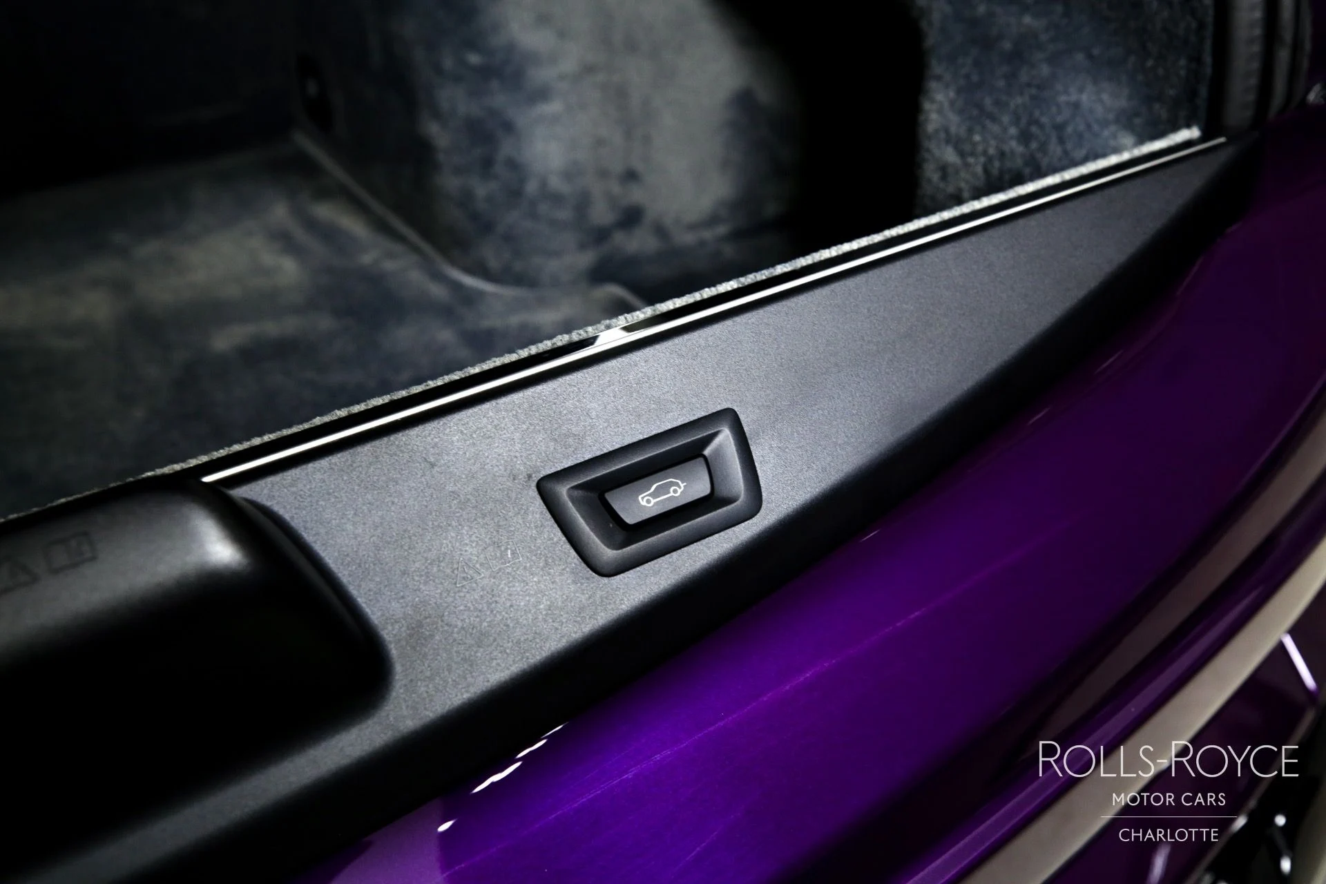 mph027_1085350757_Used_2025_Rolls_Royce_Cullinan_1748382671_908f8fcbe9