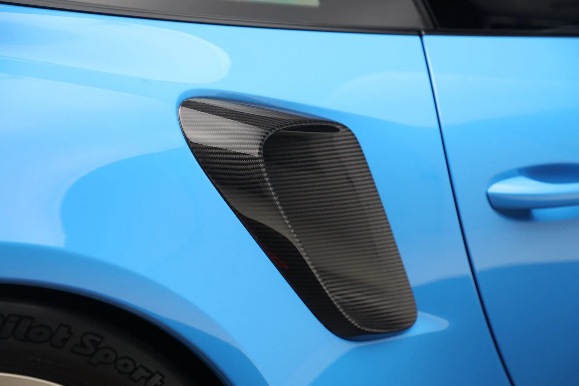 mph027_1087388804_Used_2018_Porsche_911_GT_2_RS_5b478af120