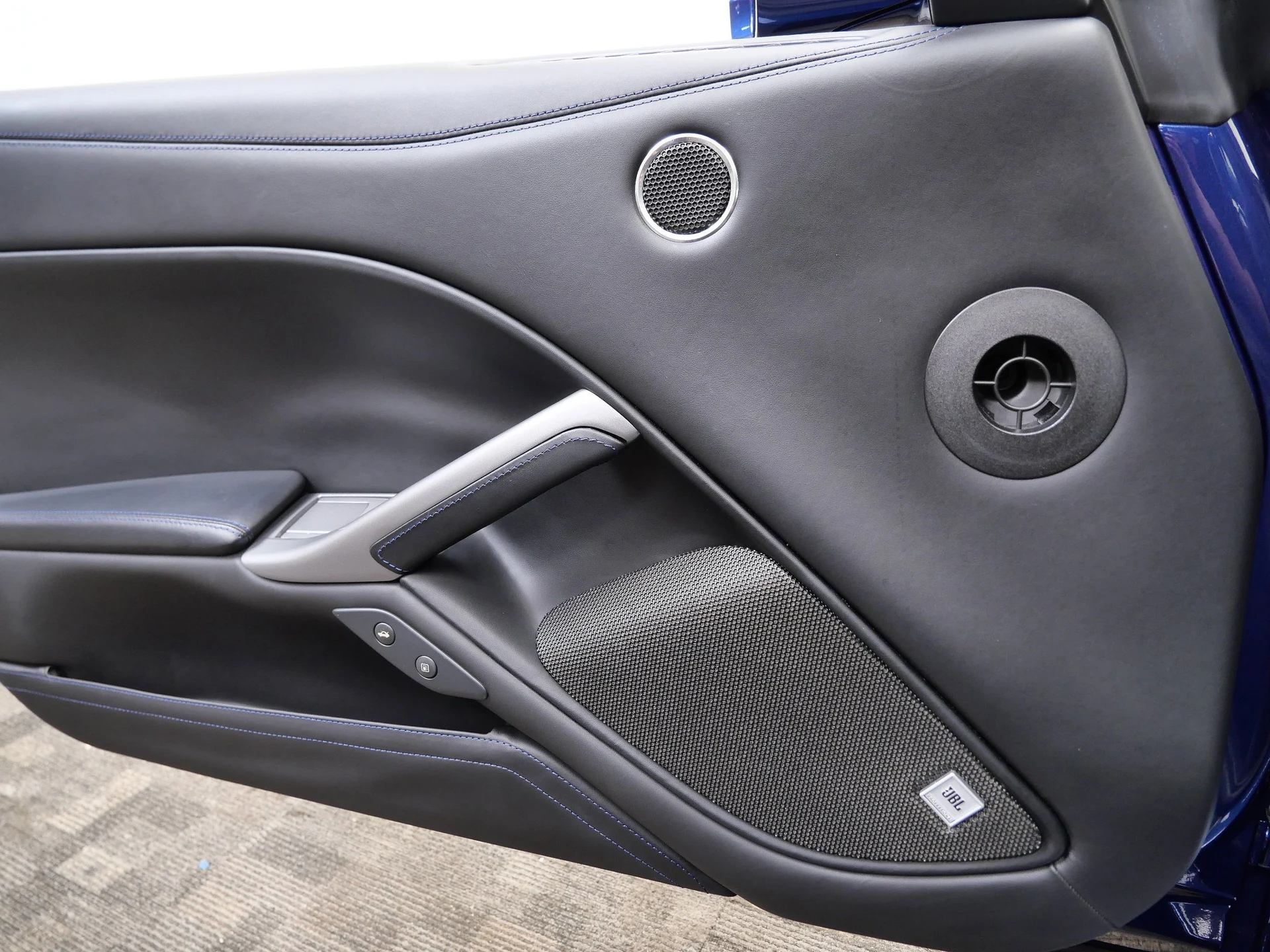 mph027_1092238424_22f33c02d05217676098ecd09f0a16c1_e64a9a84a5