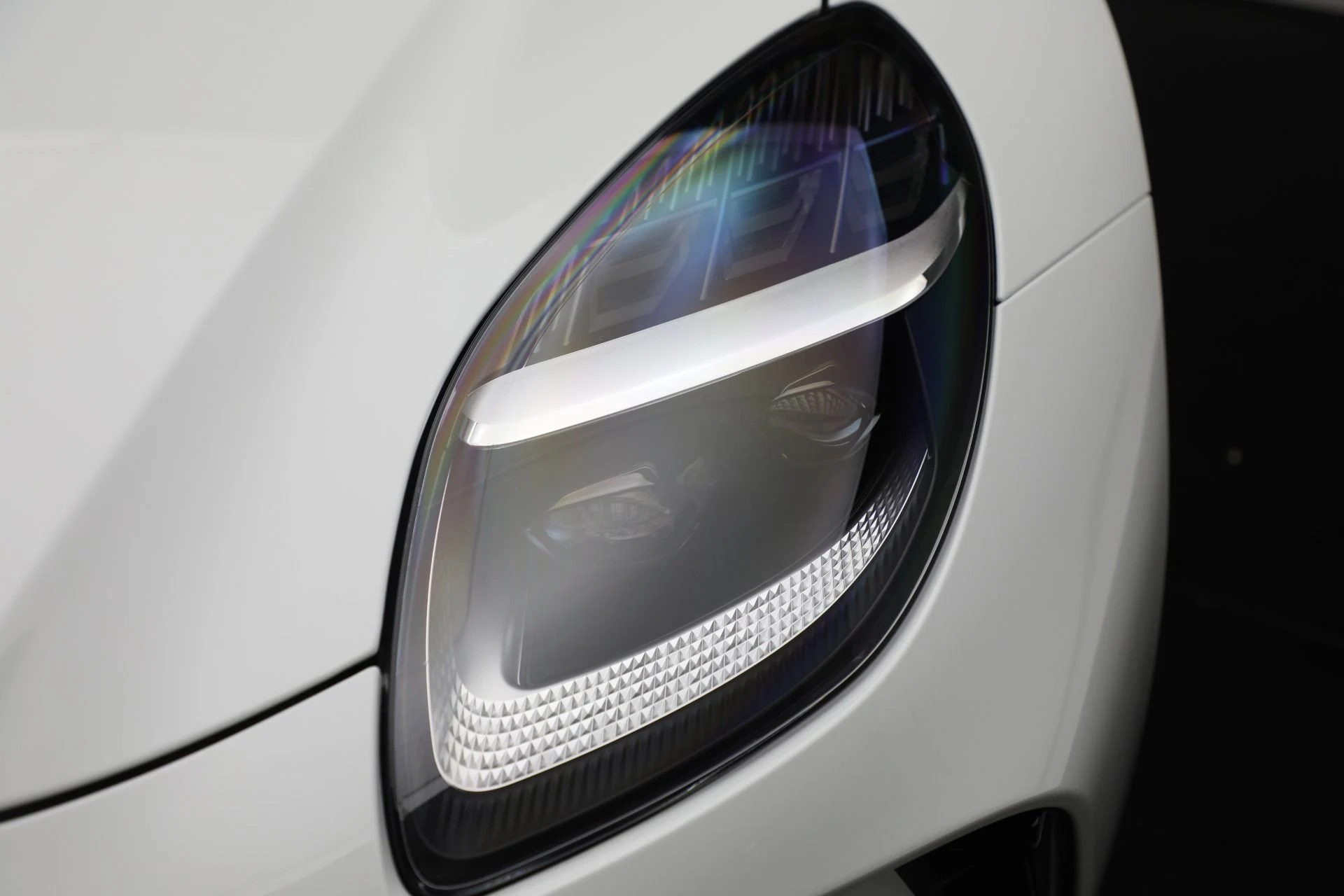 mph027_1097446391_New_2025_Aston_Martin_Vantage_23387068a8