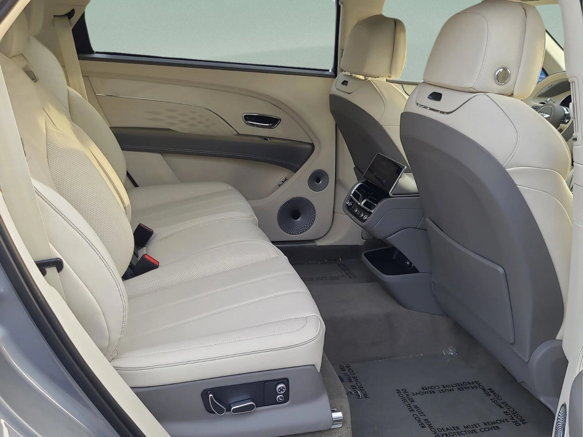 mph027_1098808735_1cc9476073da40a7c152bfeac8147cbdx_ea5cba6b93