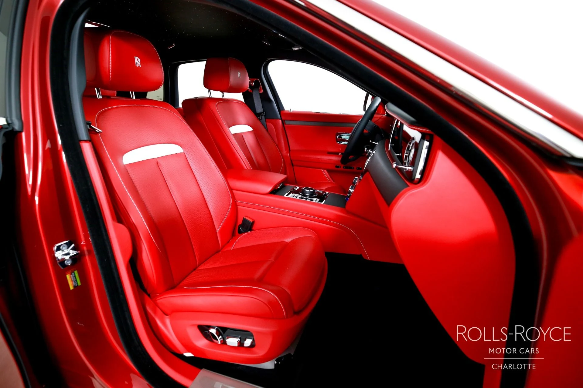 mph027_1102746059_Used_2024_Rolls_Royce_Ghost_1751554518_e9e02a7345