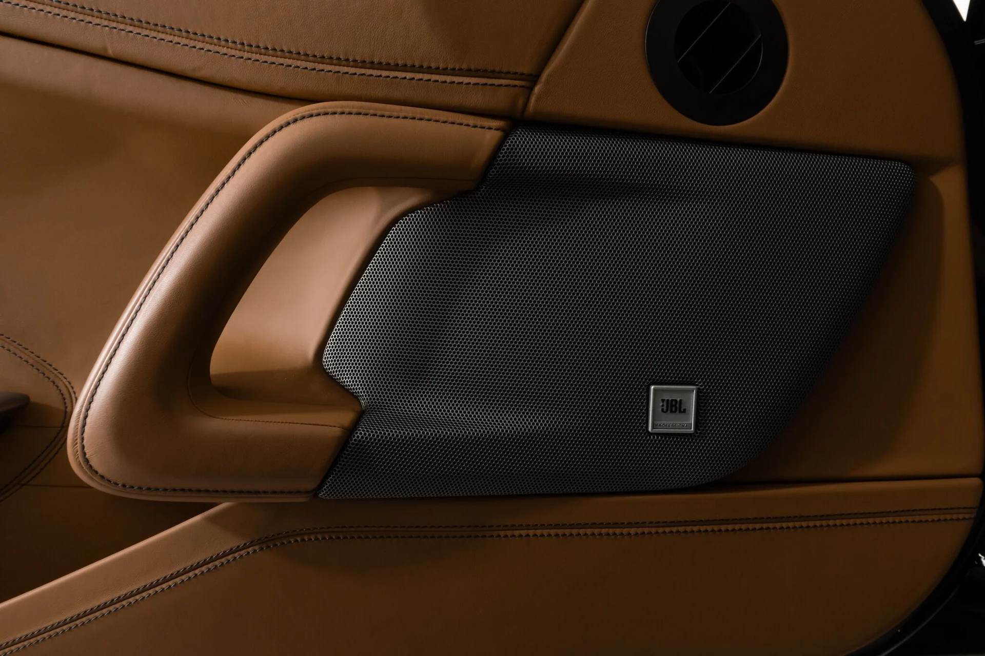 mph027_110327899_a4c622105f1cf81fcefa0c0423284b4a_4c40f45a35