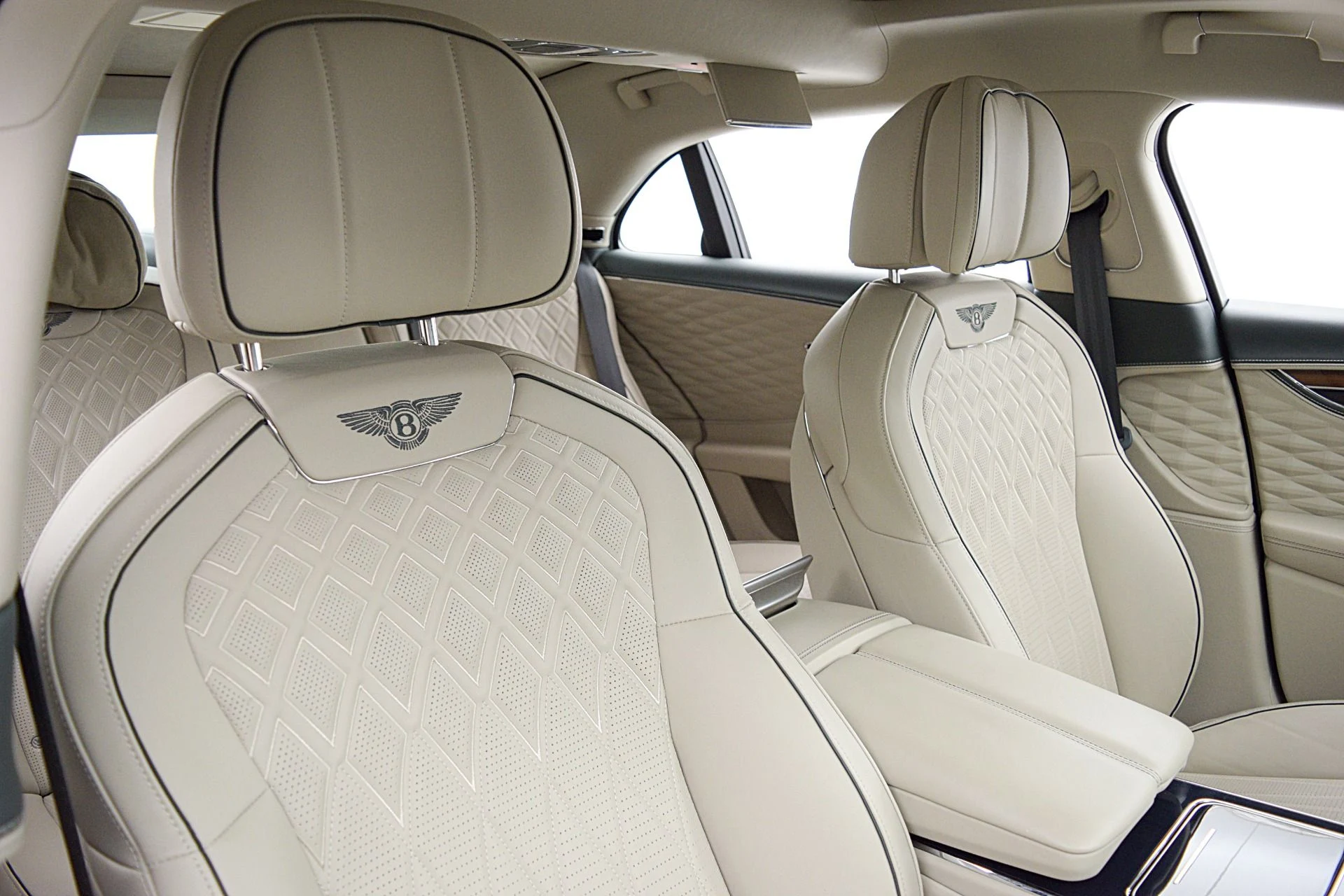 mph027_1104649348_Used_2022_Bentley_Flying_Spur_V8_690028324b