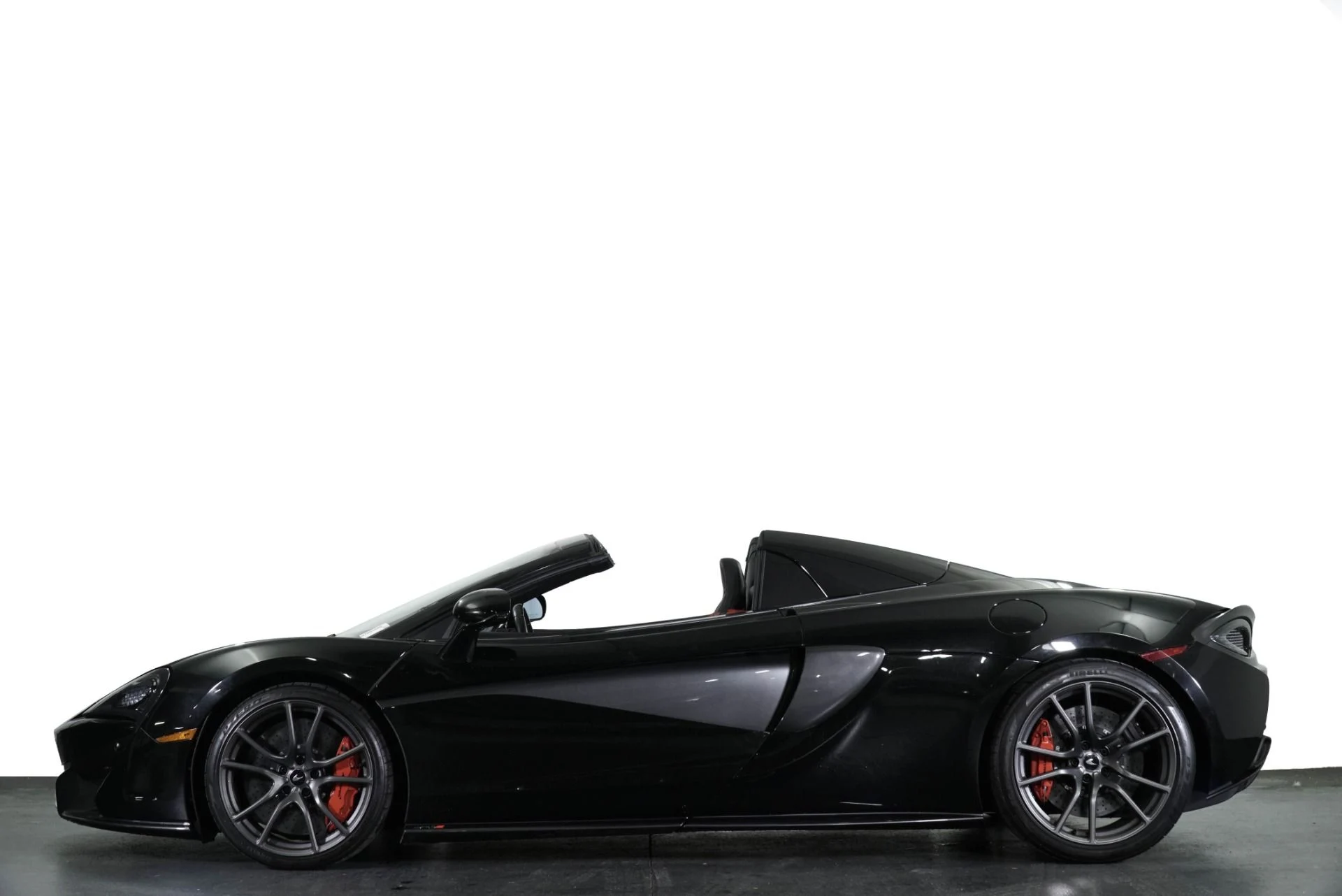 mph027_1112403080_Used_2019_Mc_Laren_570_S_1765307043_27a826b2e8