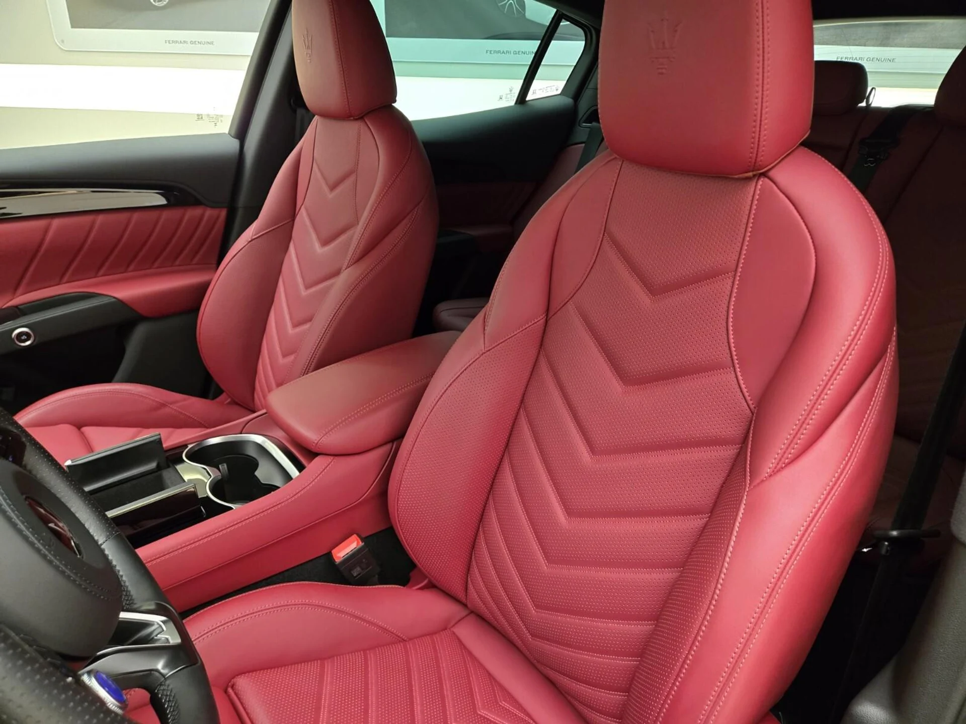 mph027_111795310_New_2025_Maserati_Grecale_Modena_1767162146_0d1cb38665