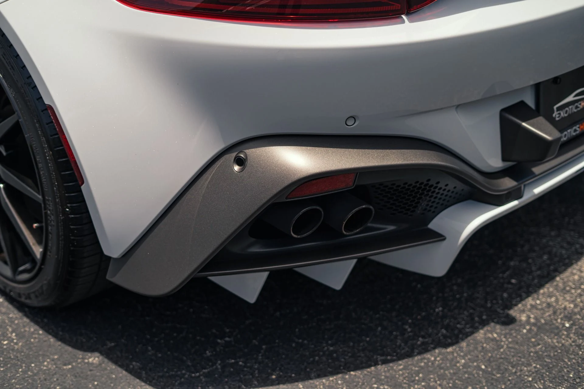 mph027_1125948825_Used_2019_Aston_Martin_Vantage_1783985517_f3d58c36a2