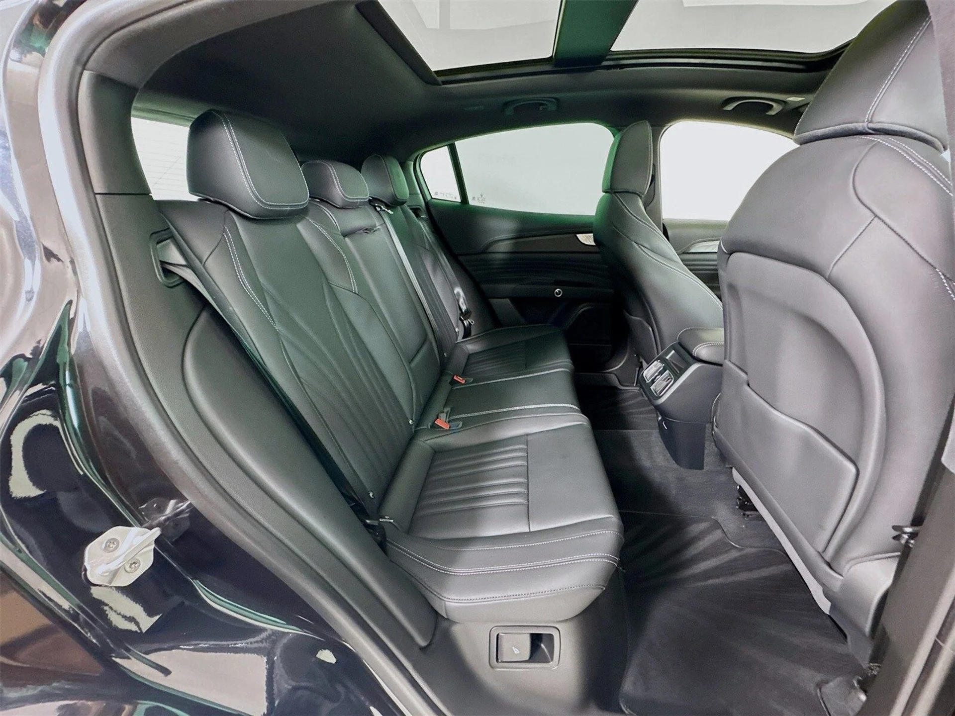 mph027_1126878895_ec5aa5061069e79b56018a962f37997ax_8a9a96c53f