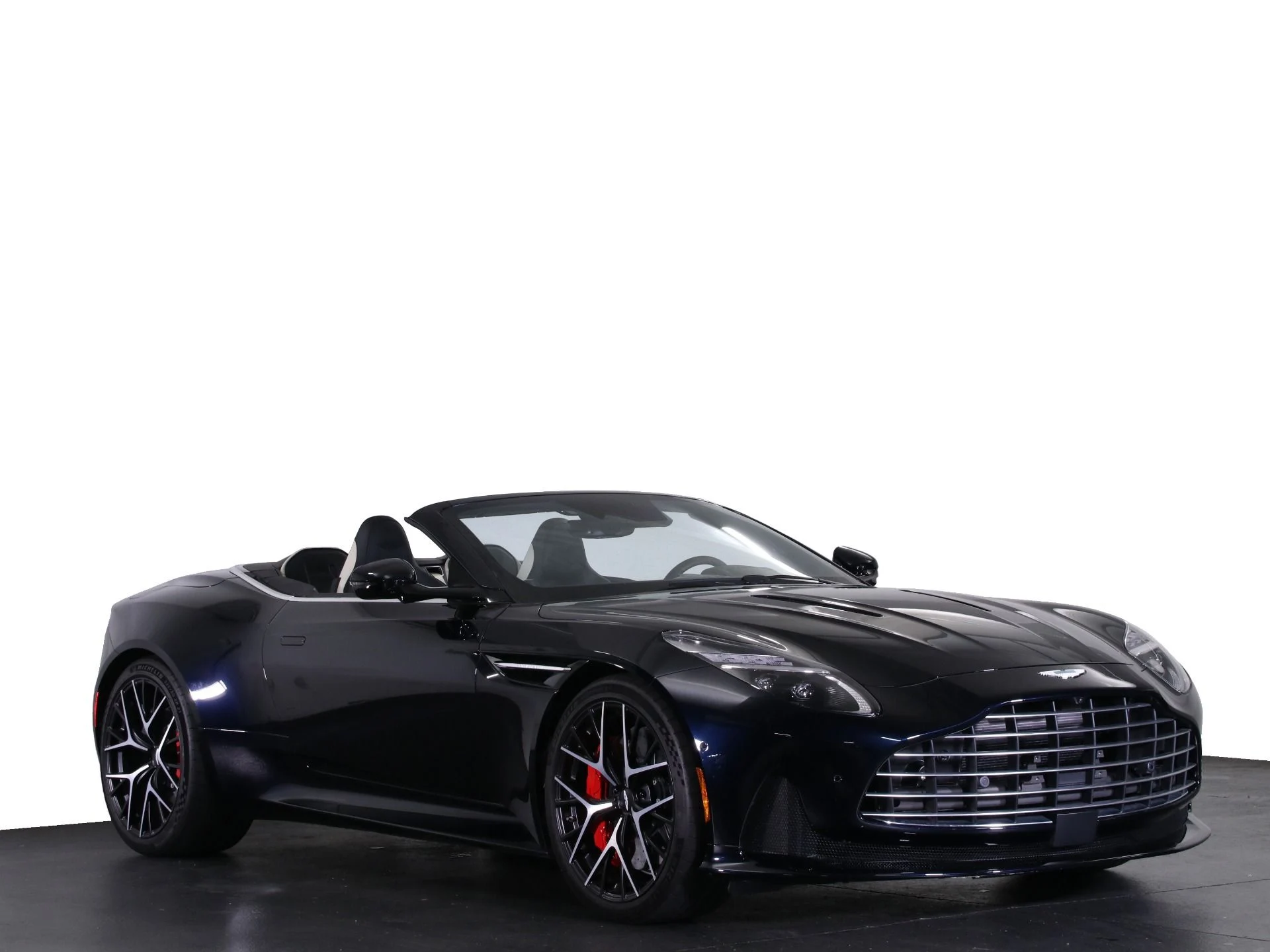 mph027_1130411020_Used_2025_Aston_Martin_DB_12_Volante_1758482753_090b7f35a1