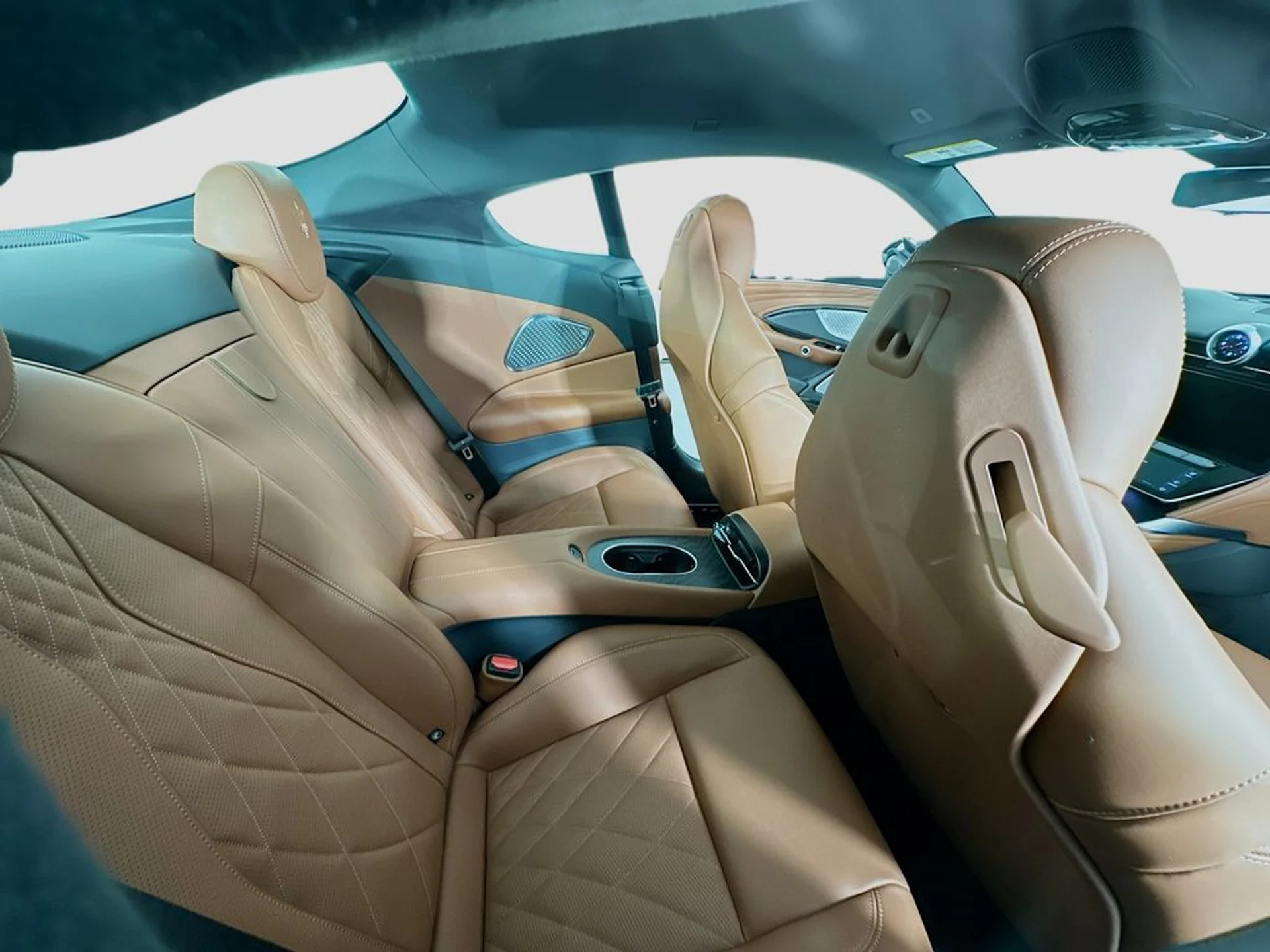 mph027_113246552_1ae11272f38be2cad71d01494c8ee6a2x_ee45005c9b