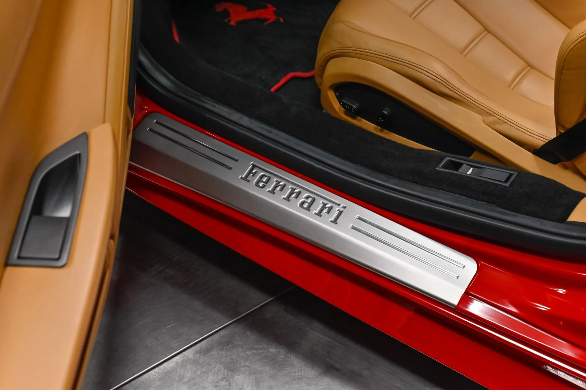 mph027_1138342403_Used_2013_Ferrari_458_Spider_1788115023_68adc8e719