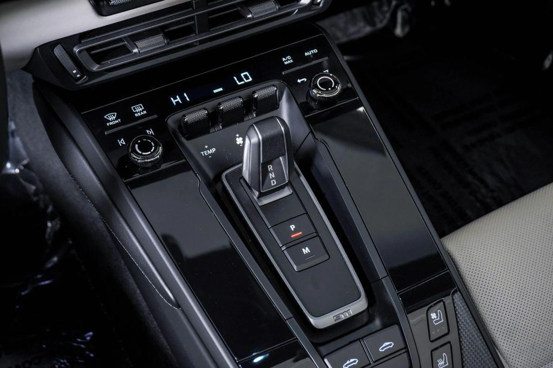 mph027_1140228896_p_U_Ps_L_Nob_Gm_R6_N_Ug_P9_At_NFZ_Dh_WY_4614136f08