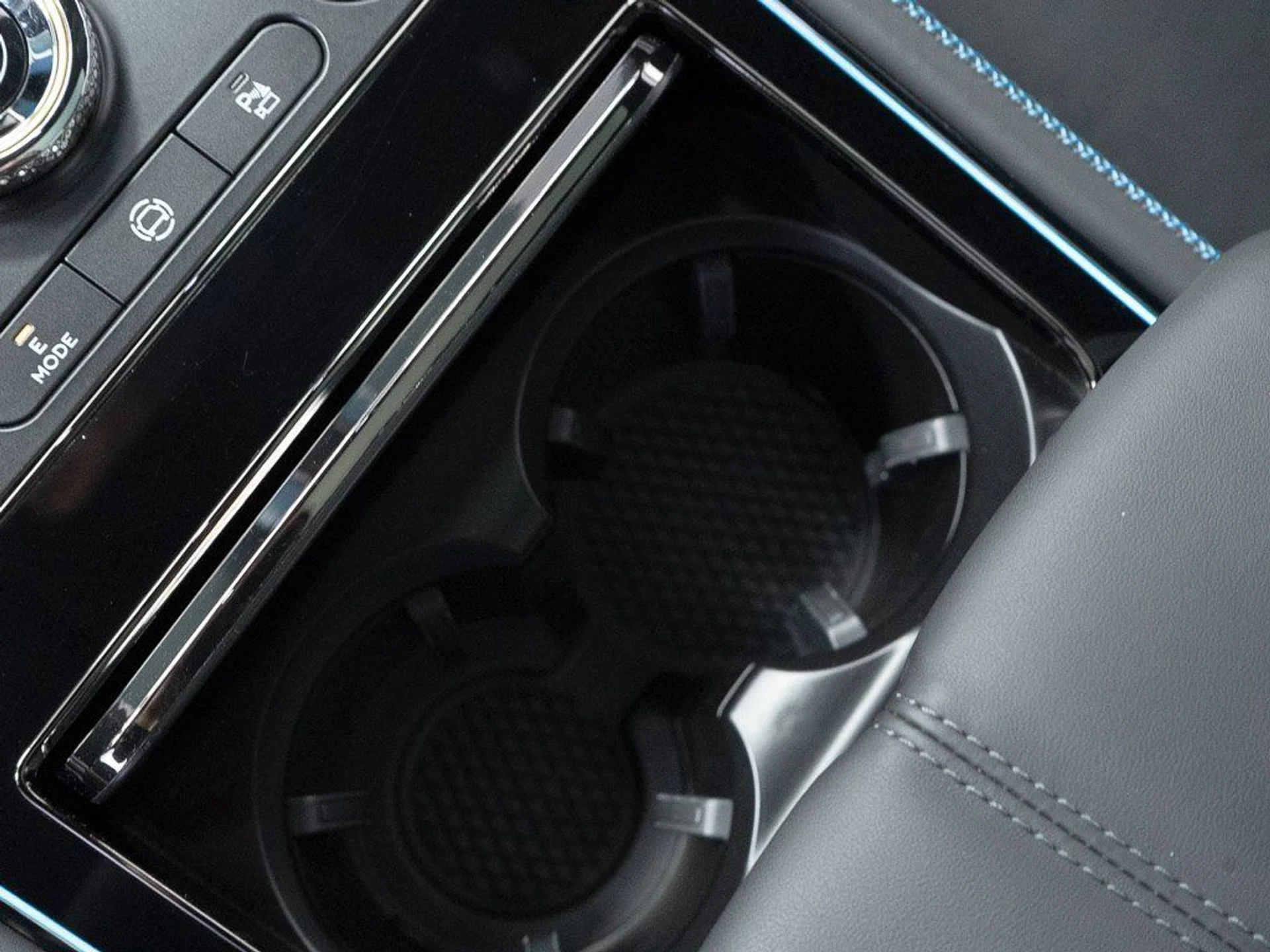 mph027_1140398897_17b1bf9f010033c881f0c850e01e9d96_95ef62d8d1